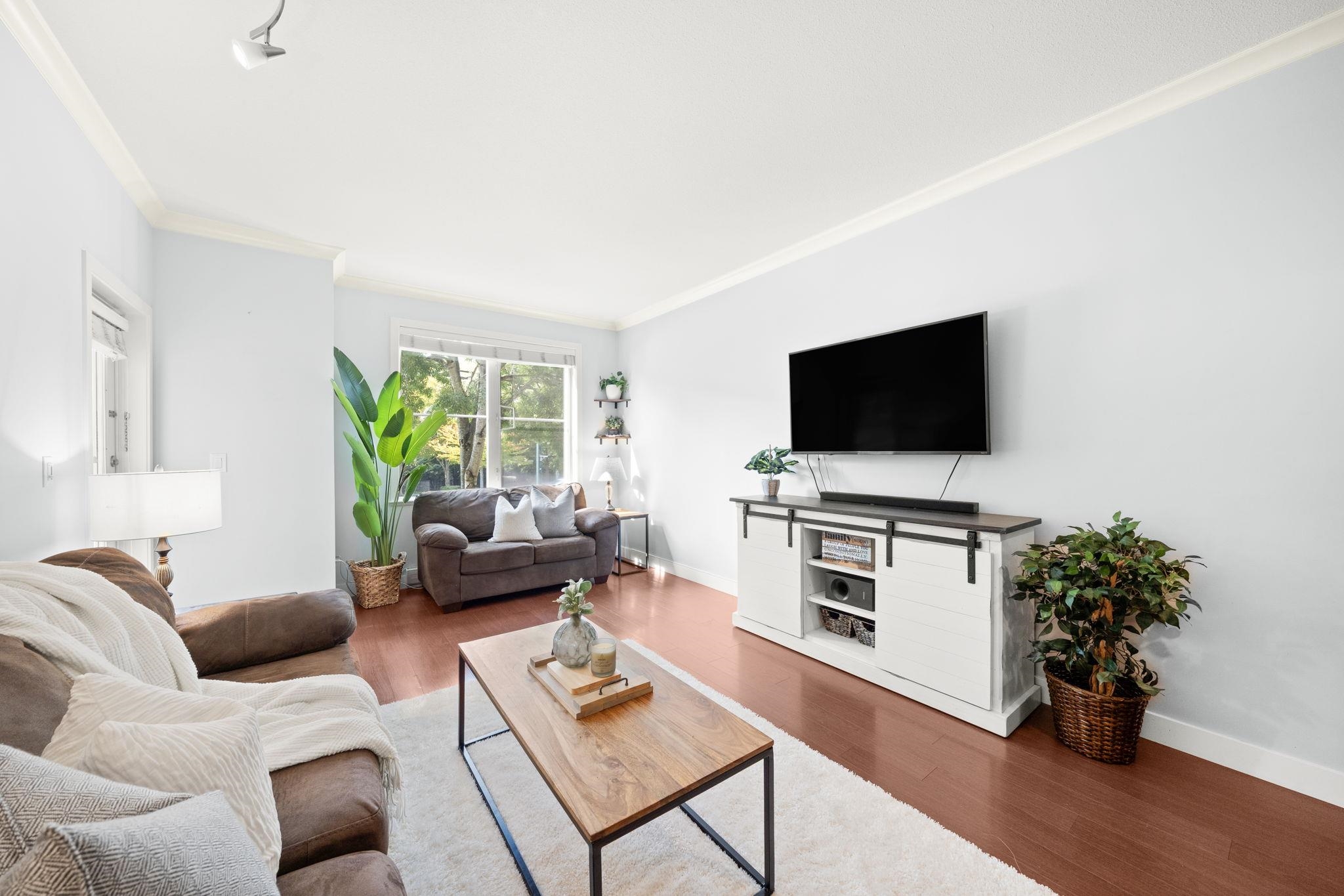 206 1375 VIEW CRESCENT, R3043878, BC,