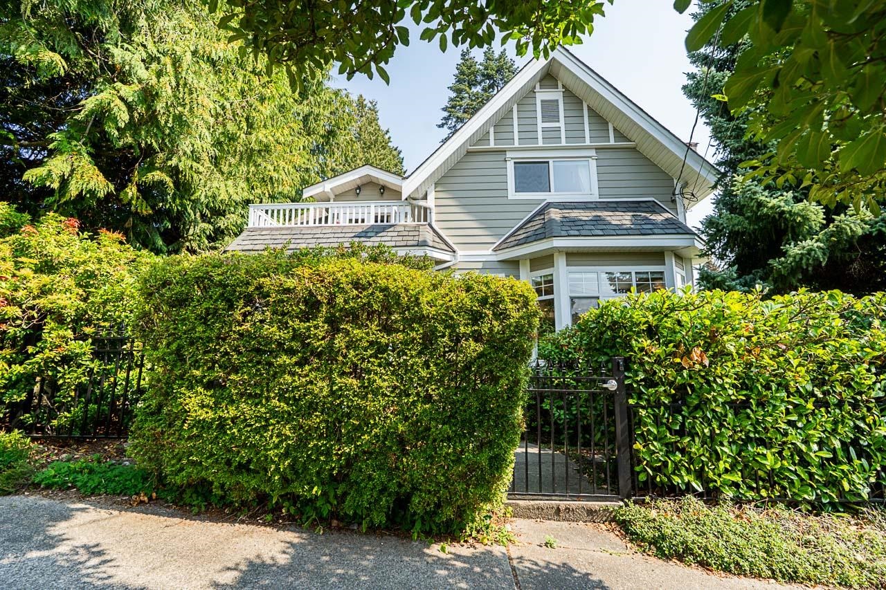 809 FOURTEENTH STREET, New Westminster BC V3M 4P5, R3044096, BC,