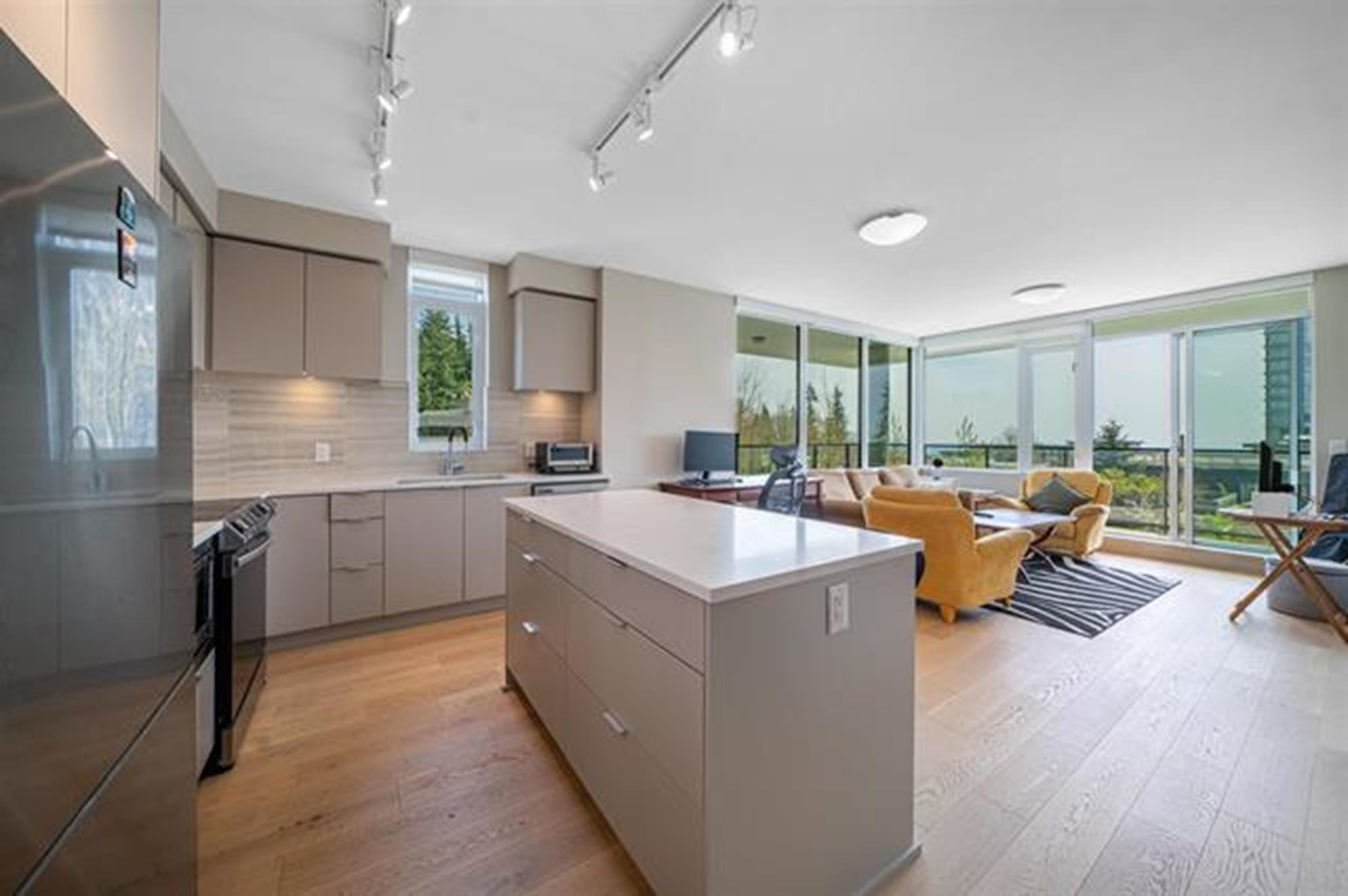 504 8761 UNIVERSITY CRESCENT, R3044205, BC,