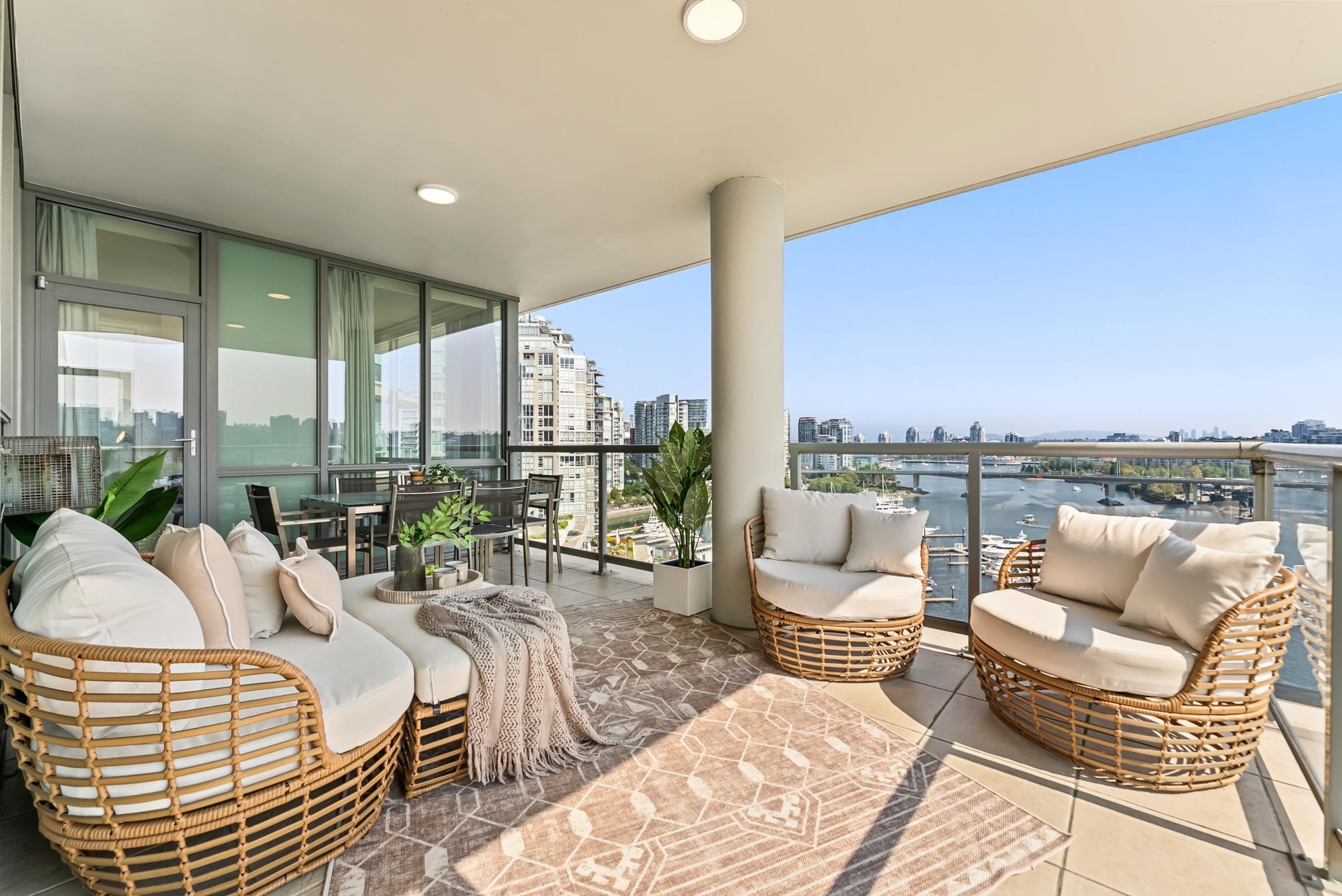1503 1328 MARINASIDE CRESCENT, R3044273, BC,