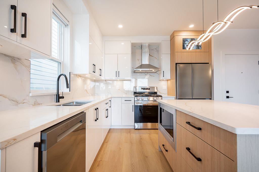 101 16697 16 AVENUE, R3044395, BC,