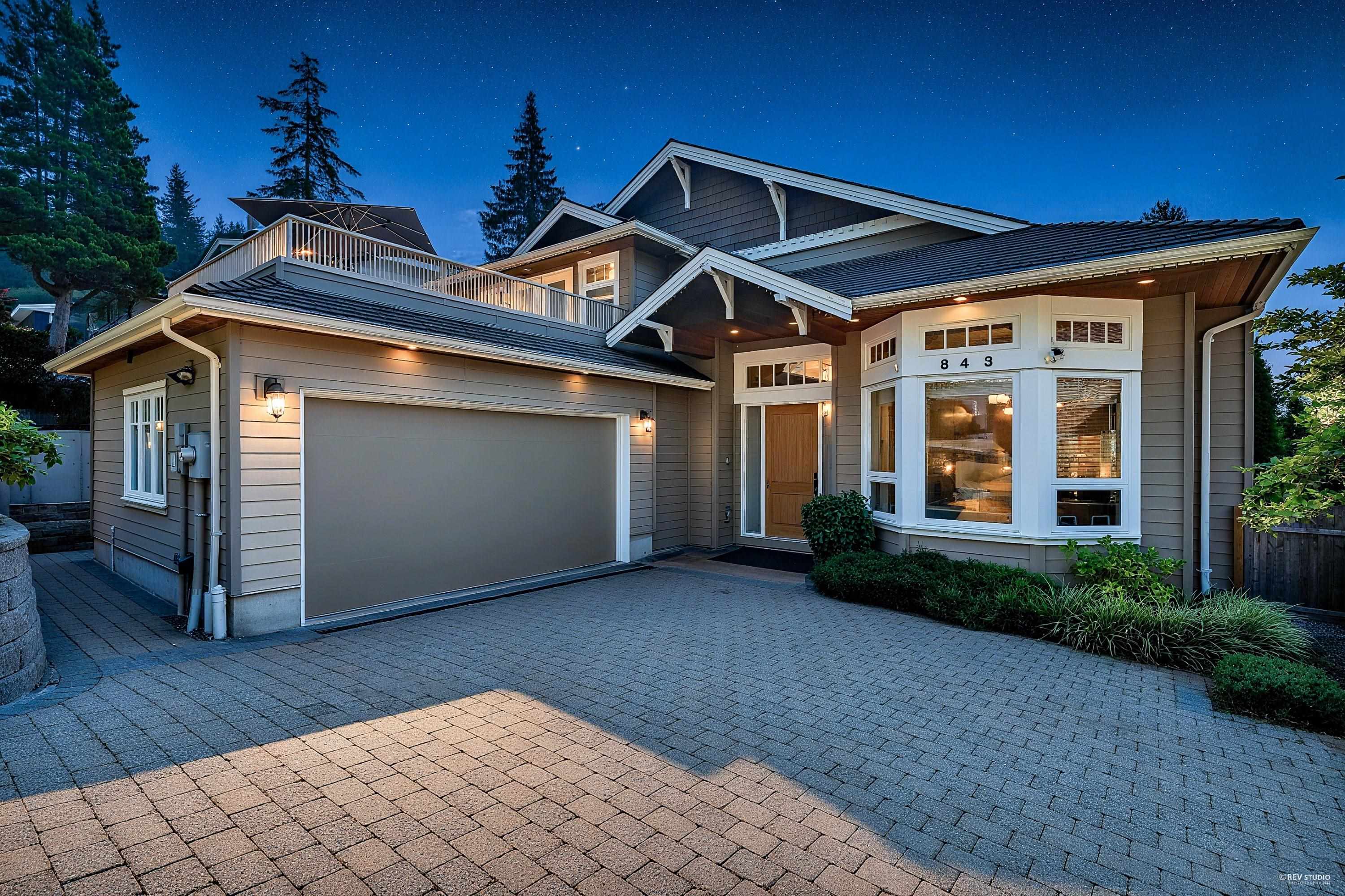 843 CANYON BOULEVARD, North Vancouver BC V7R 2J7, R3044617, BC,