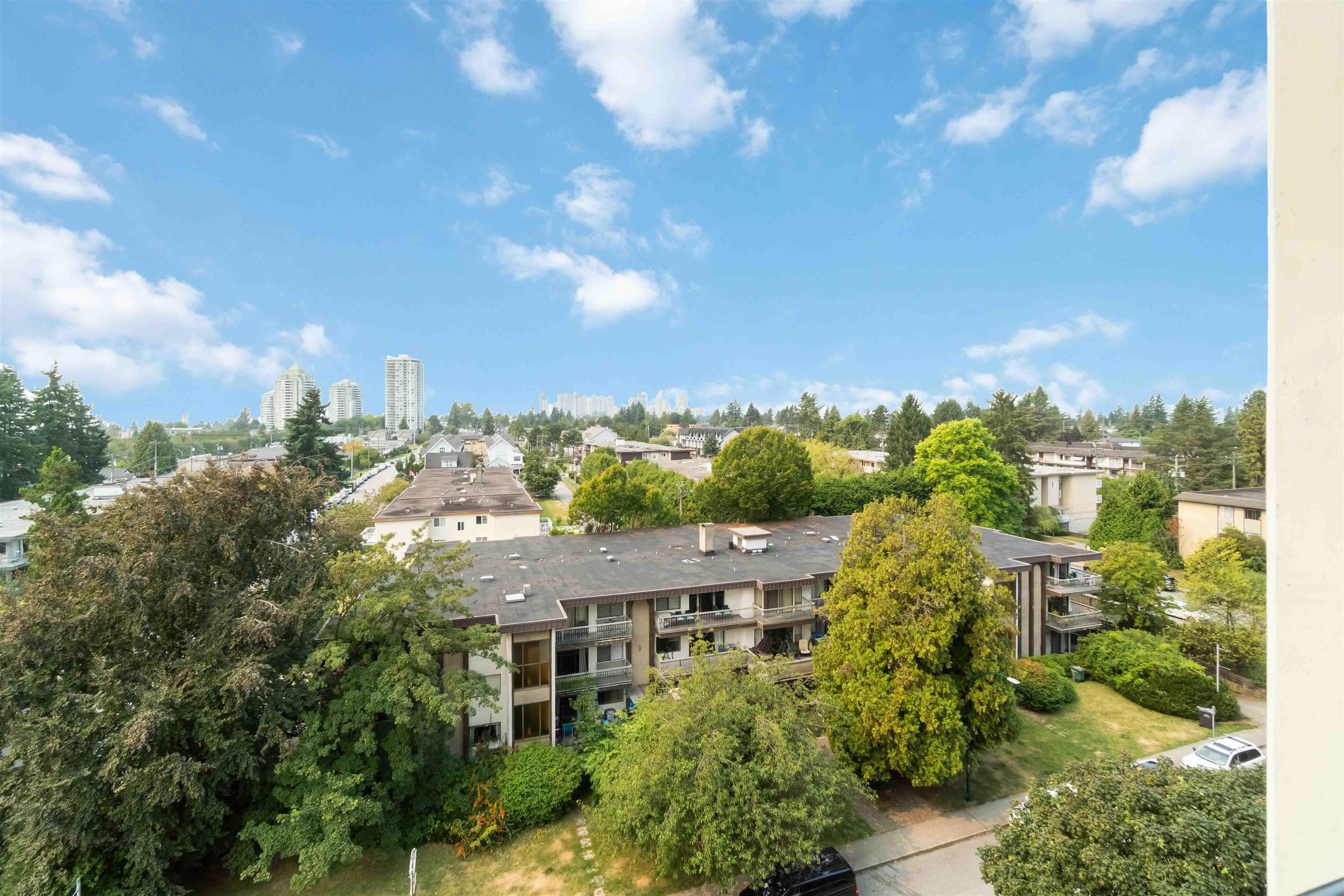 805 7088 SALISBURY AVENUE, R3044661, BC,