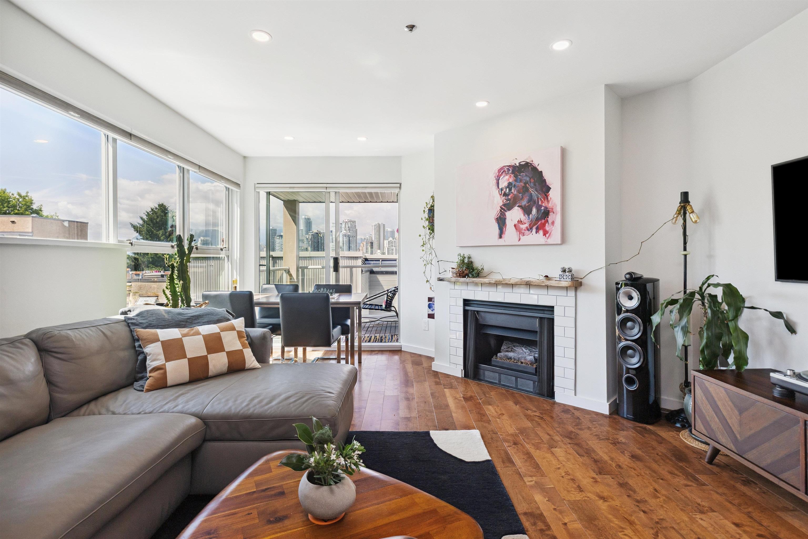105 953 8TH AVENUE, R3044712, BC,