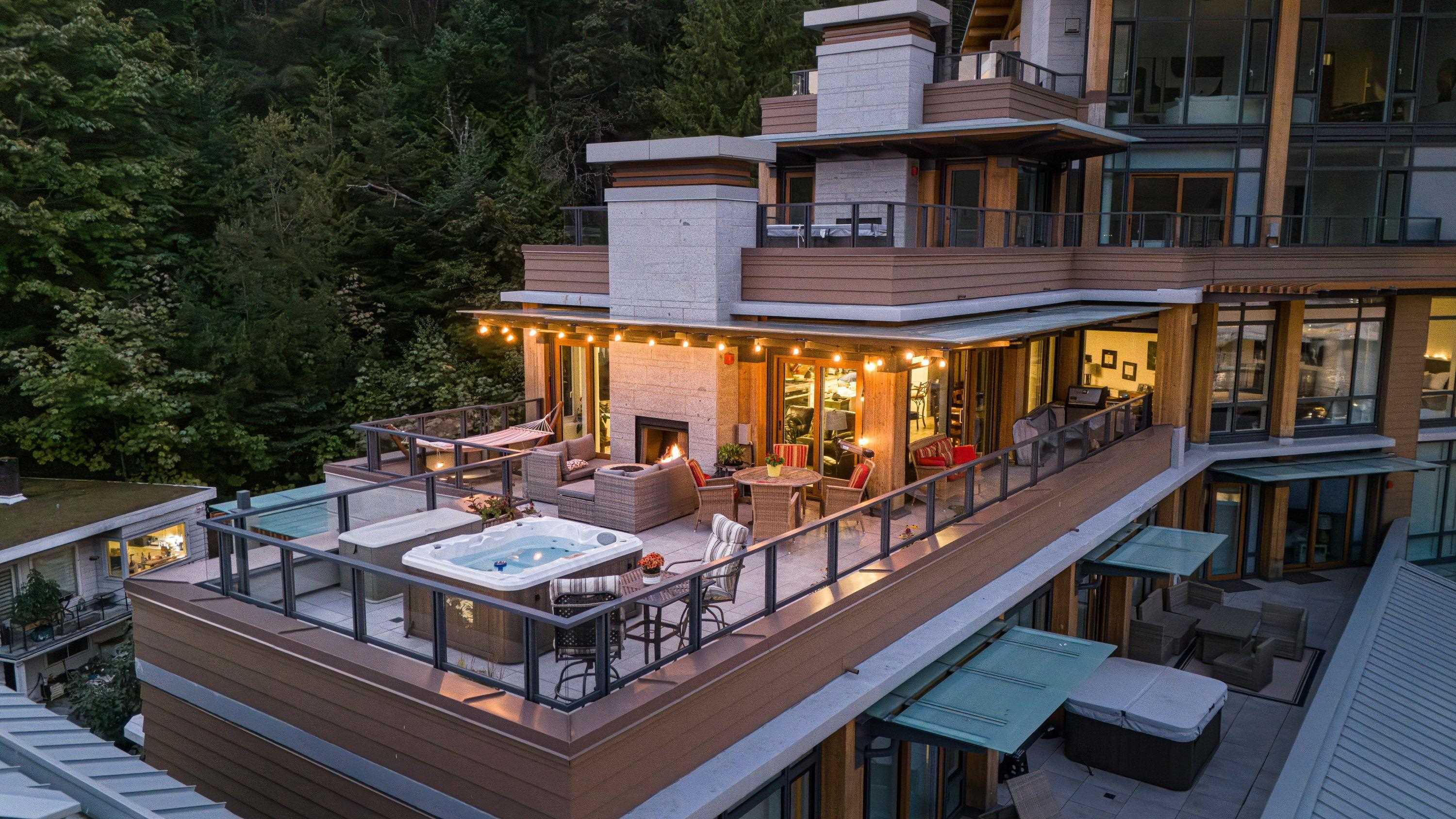 703 6687 NELSON AVENUE, R3044911, BC,