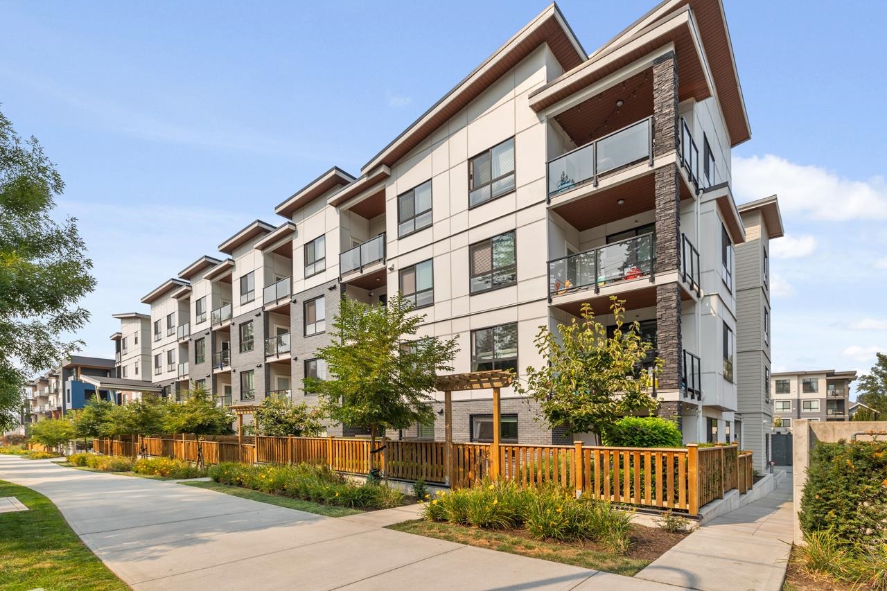 104 20362 72B AVENUE, R3045008, BC,