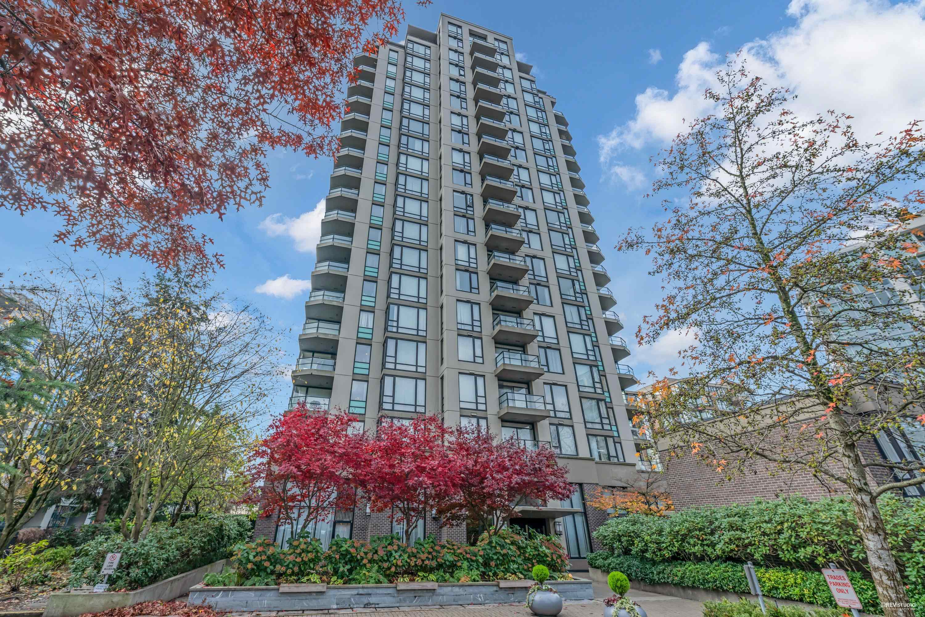 605 151 2ND STREET, R3045128, BC,