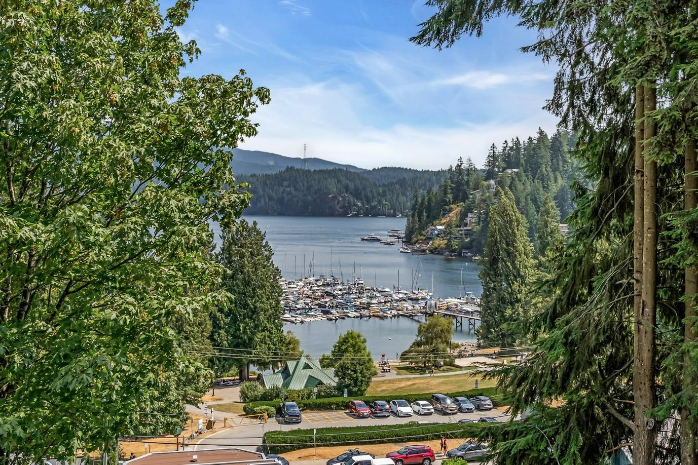 2360 CALEDONIA AVENUE, North Vancouver BC V7G 1T9, R3045173, BC,