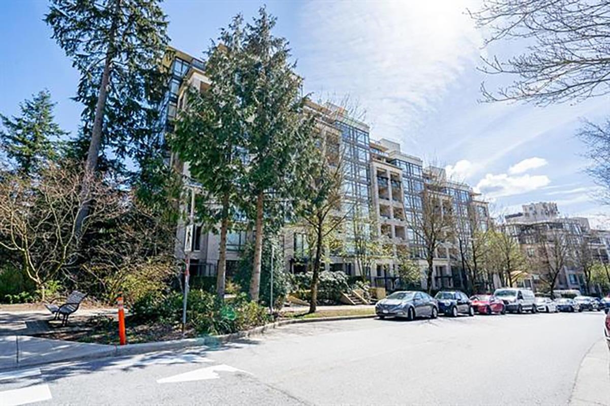502 9300 UNIVERSITY CRESCENT, R3045196, BC,