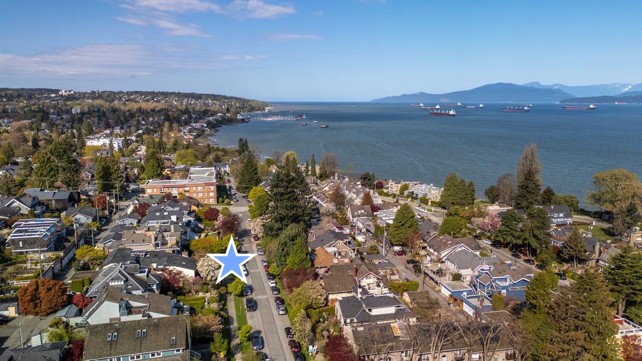 2542 YORK AVENUE, Vancouver BC V6K 1E3, R3045335, BC,