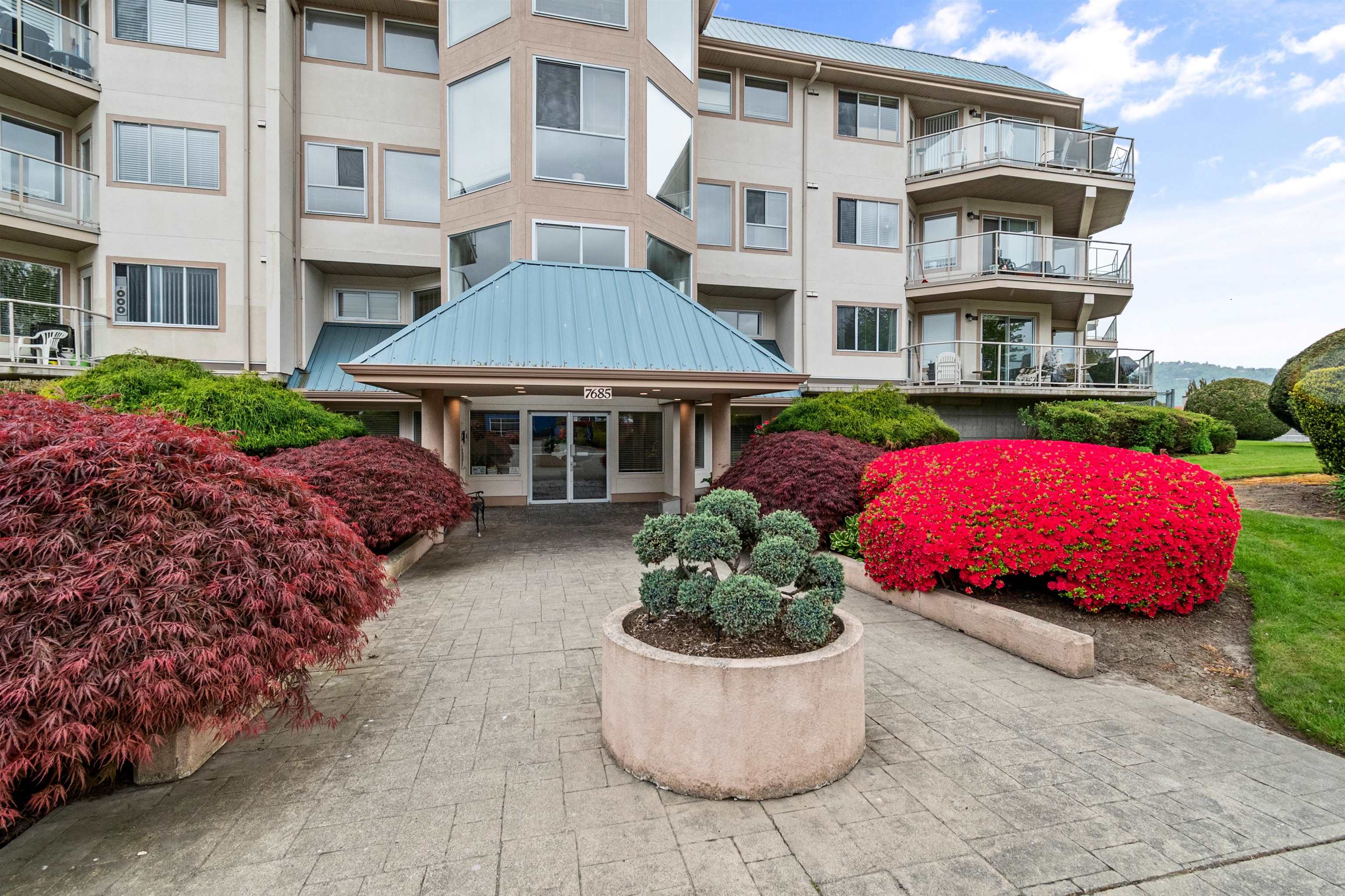 202 7685 AMBER DRIVE, R3045340, BC,
