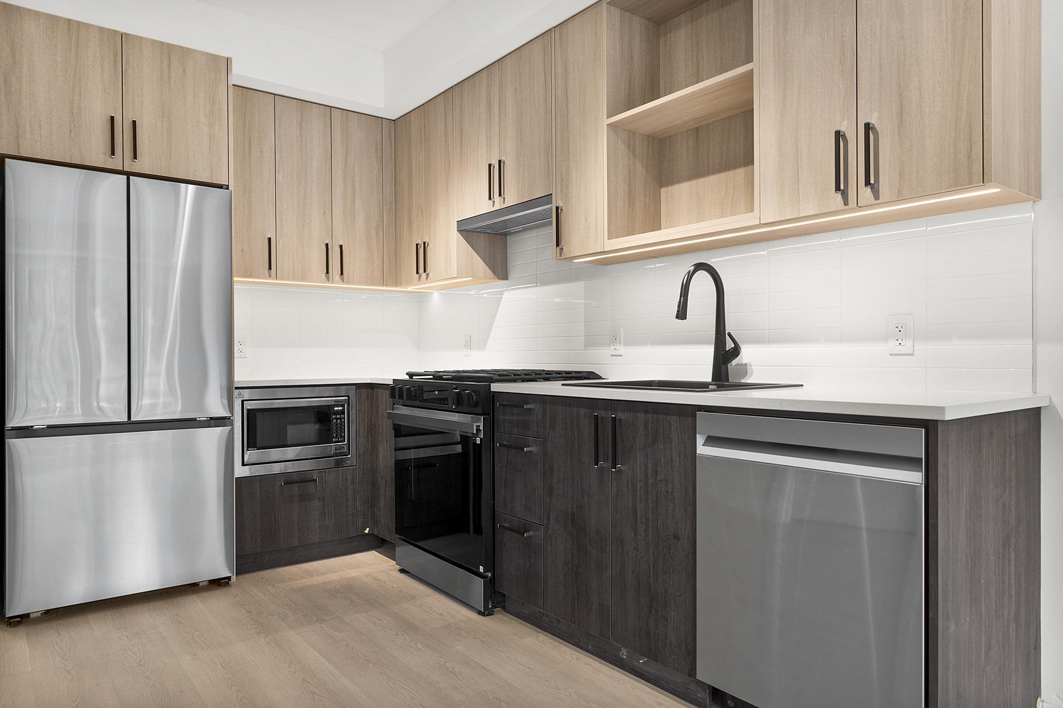 317 2002 ST. GEORGE STREET, R3045342, BC,