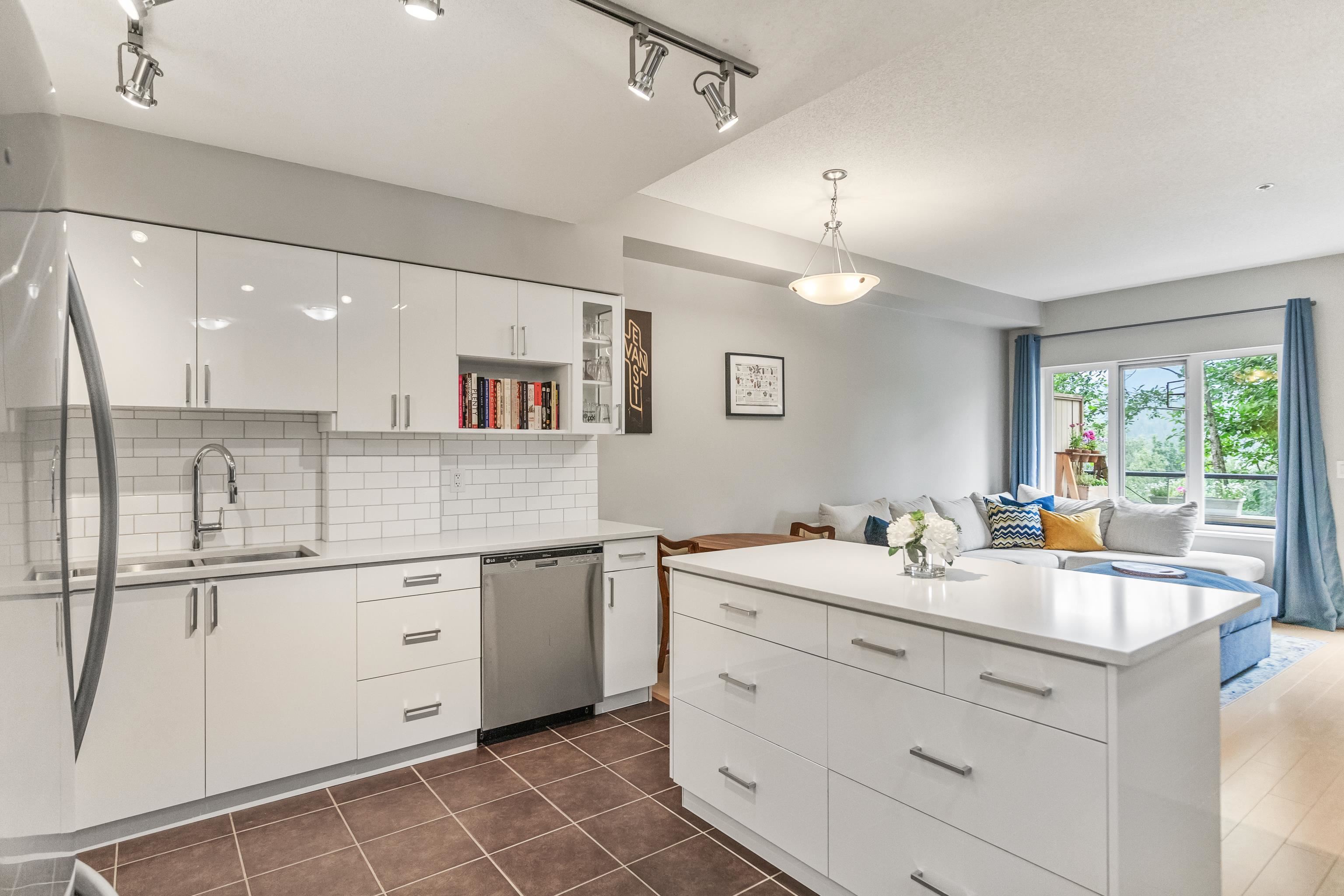 109 160 SHORELINE CIRCLE, R3045393, BC,