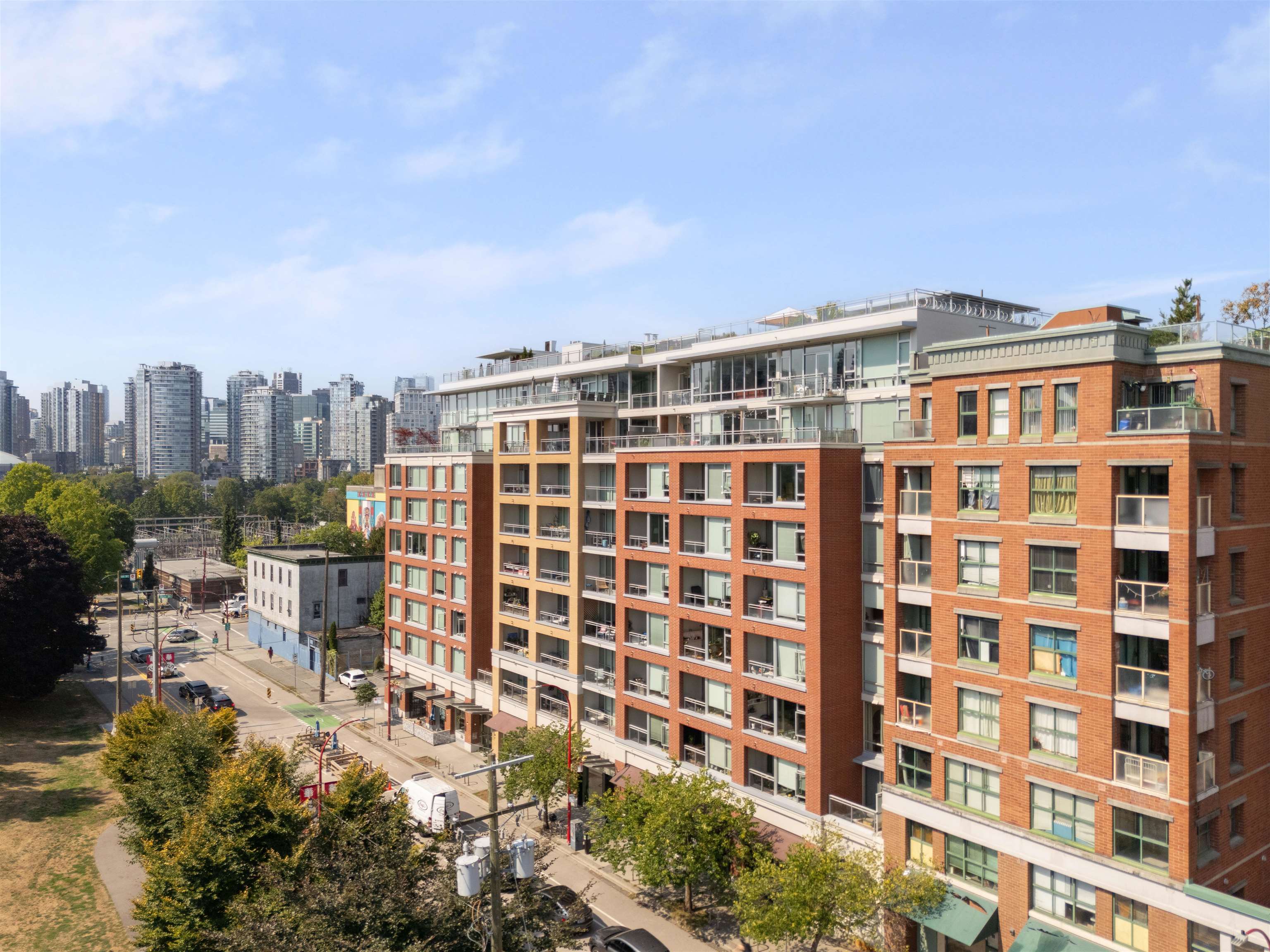 903 221 UNION STREET, R3045493, BC,
