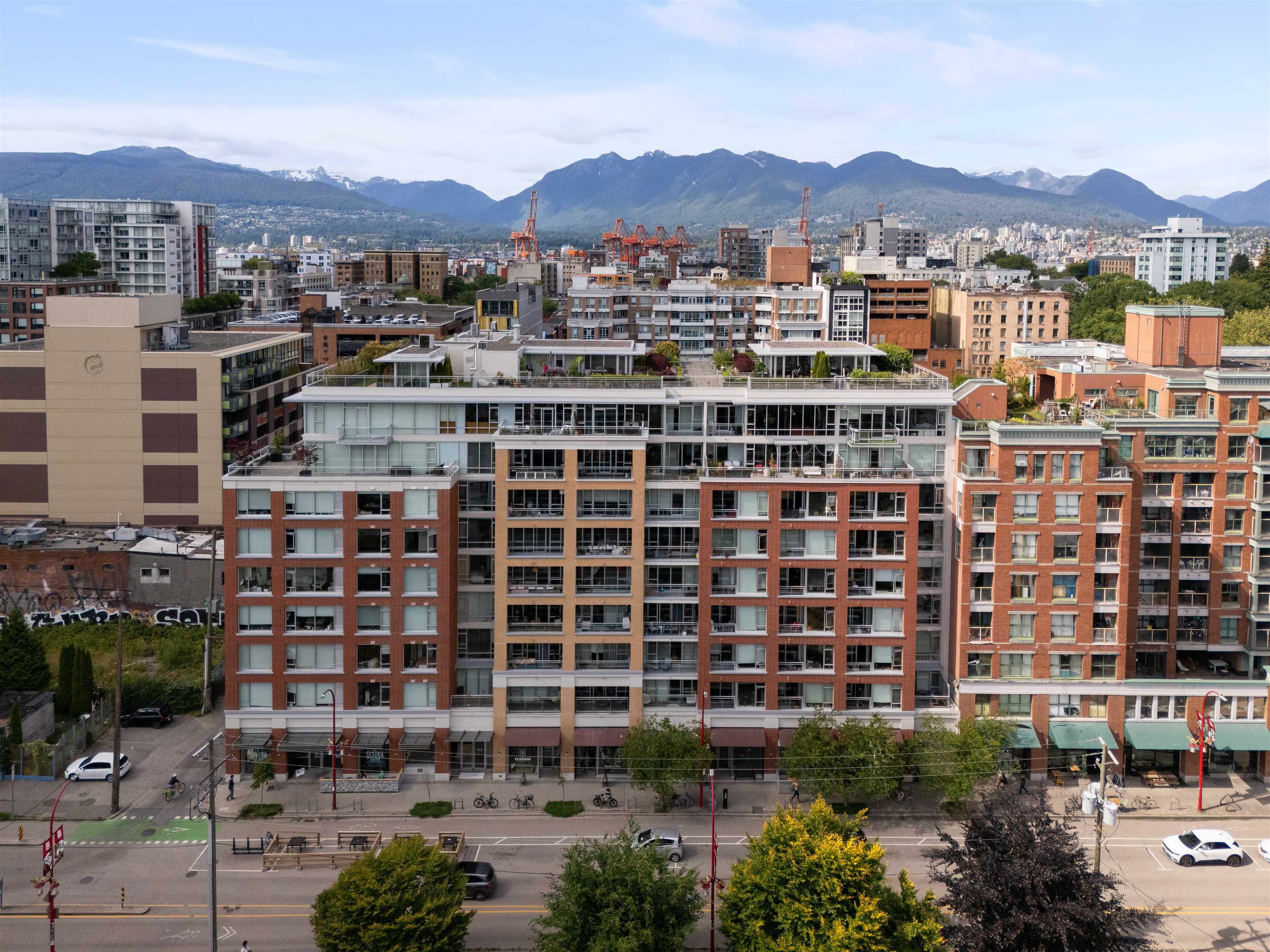 415 221 UNION STREET, R3045820, BC,