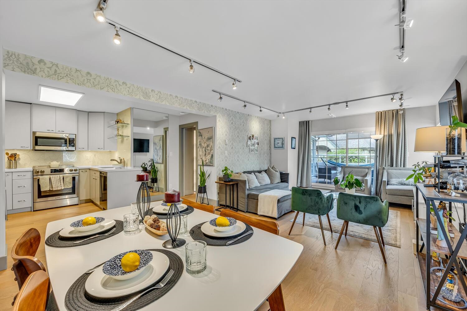 302 3461 CURLE AVENUE, R3045939, BC,