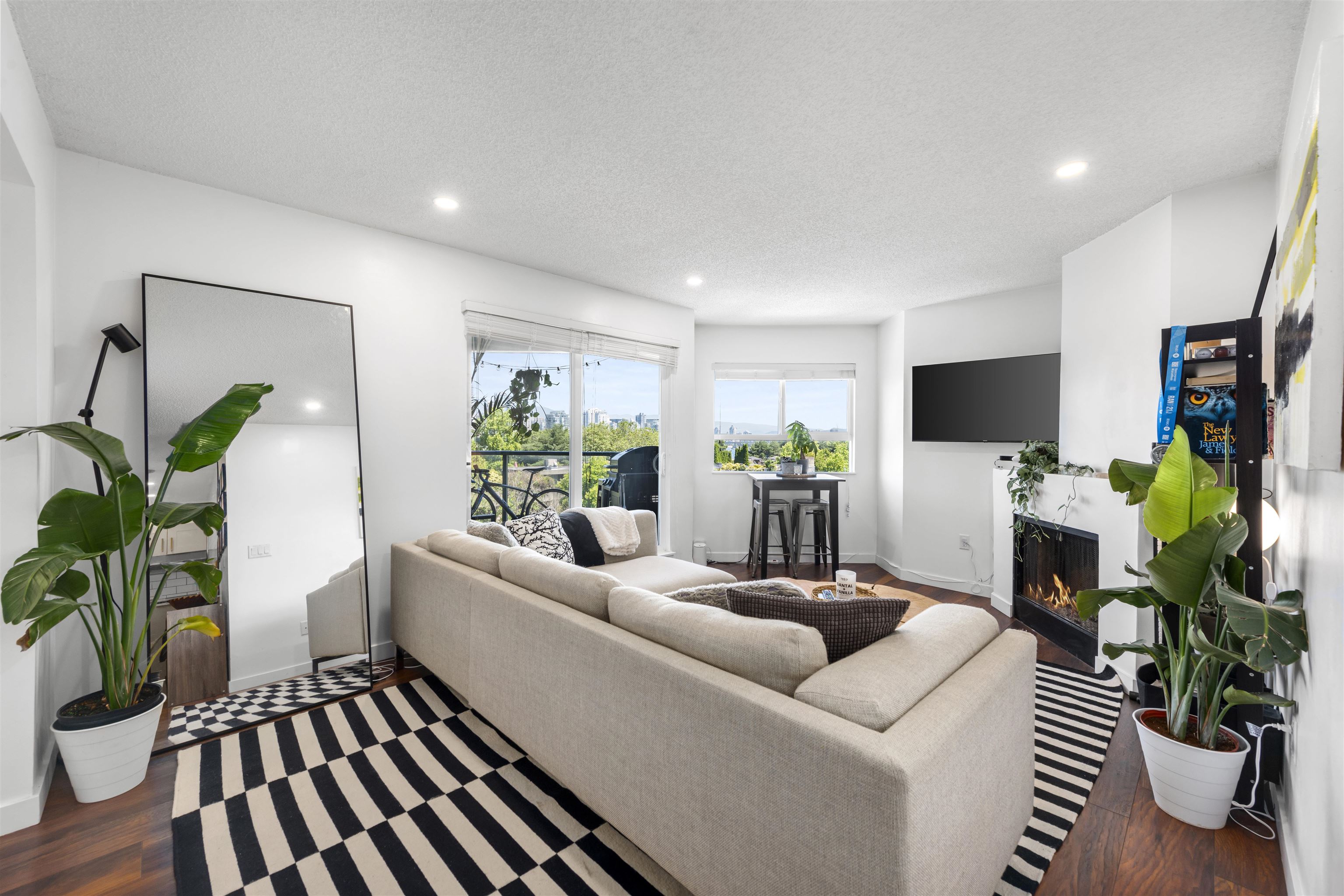 306 1365 4TH AVENUE, R3045970, BC,