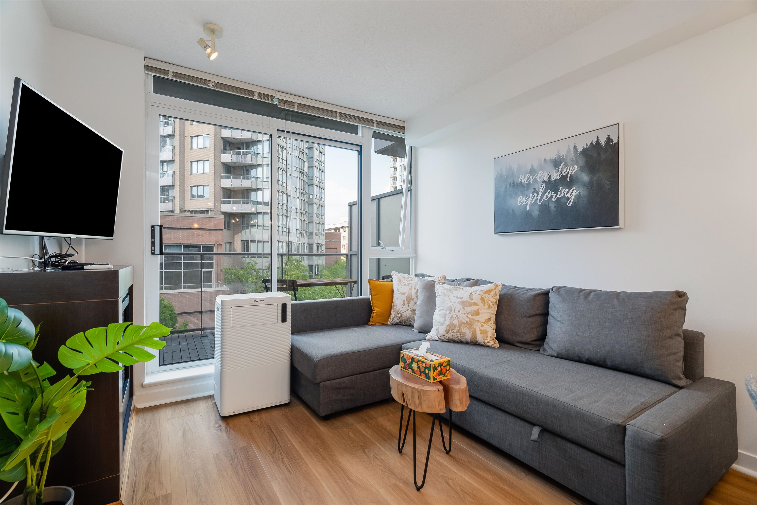 517 618 ABBOTT STREET, R3046071, BC,