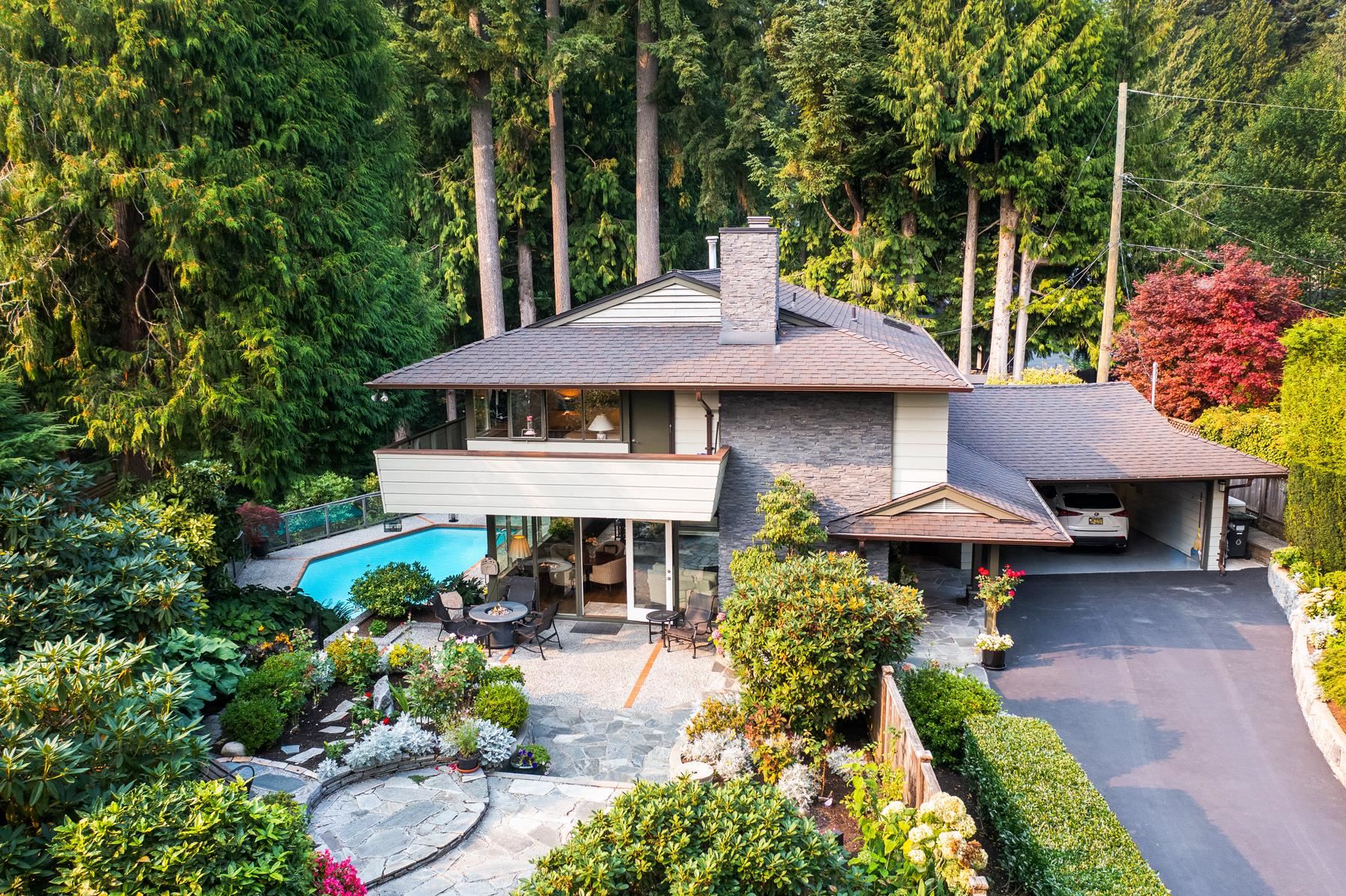 4423 PATTERDALE DRIVE, North Vancouver BC V7R 4L6, R3046106, BC,
