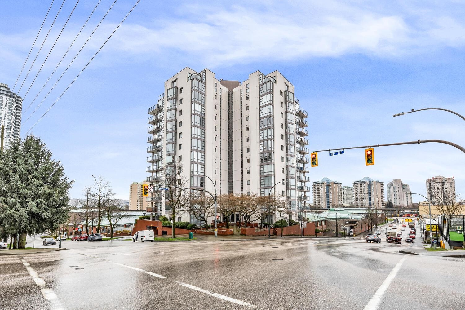 606 98 TENTH STREET, R3046199, BC,