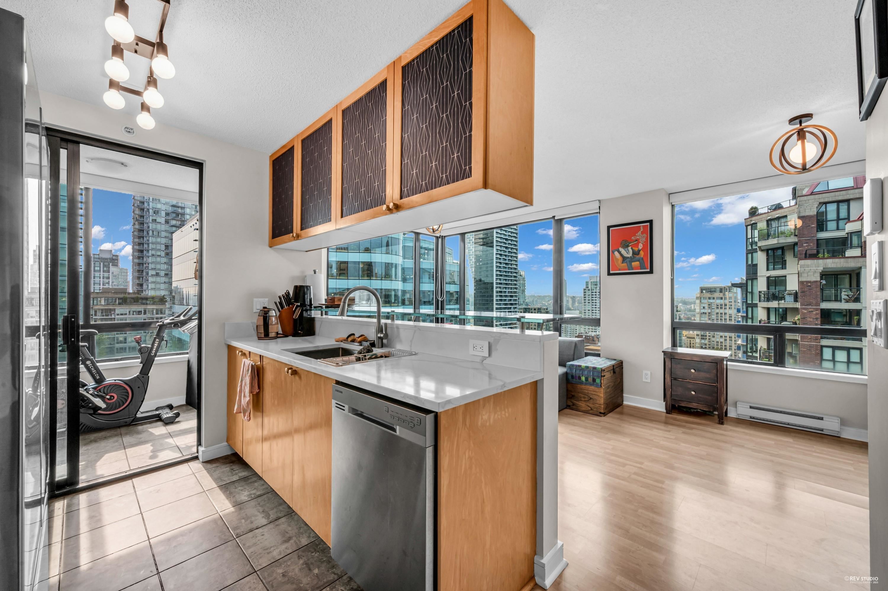 1504 1003 BURNABY STREET, R3046364, BC,