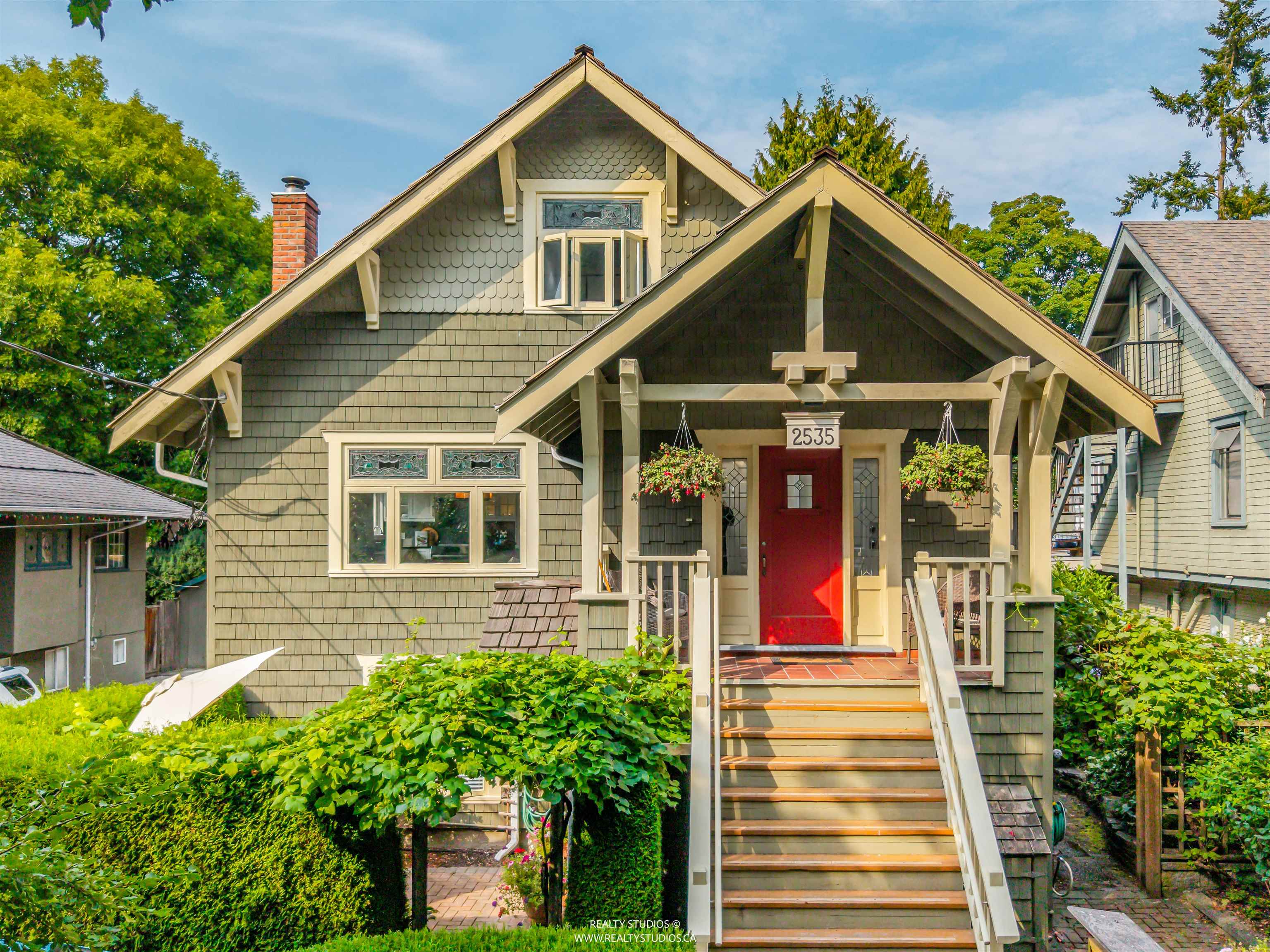 4 2535 6TH AVENUE, R3046576, BC,