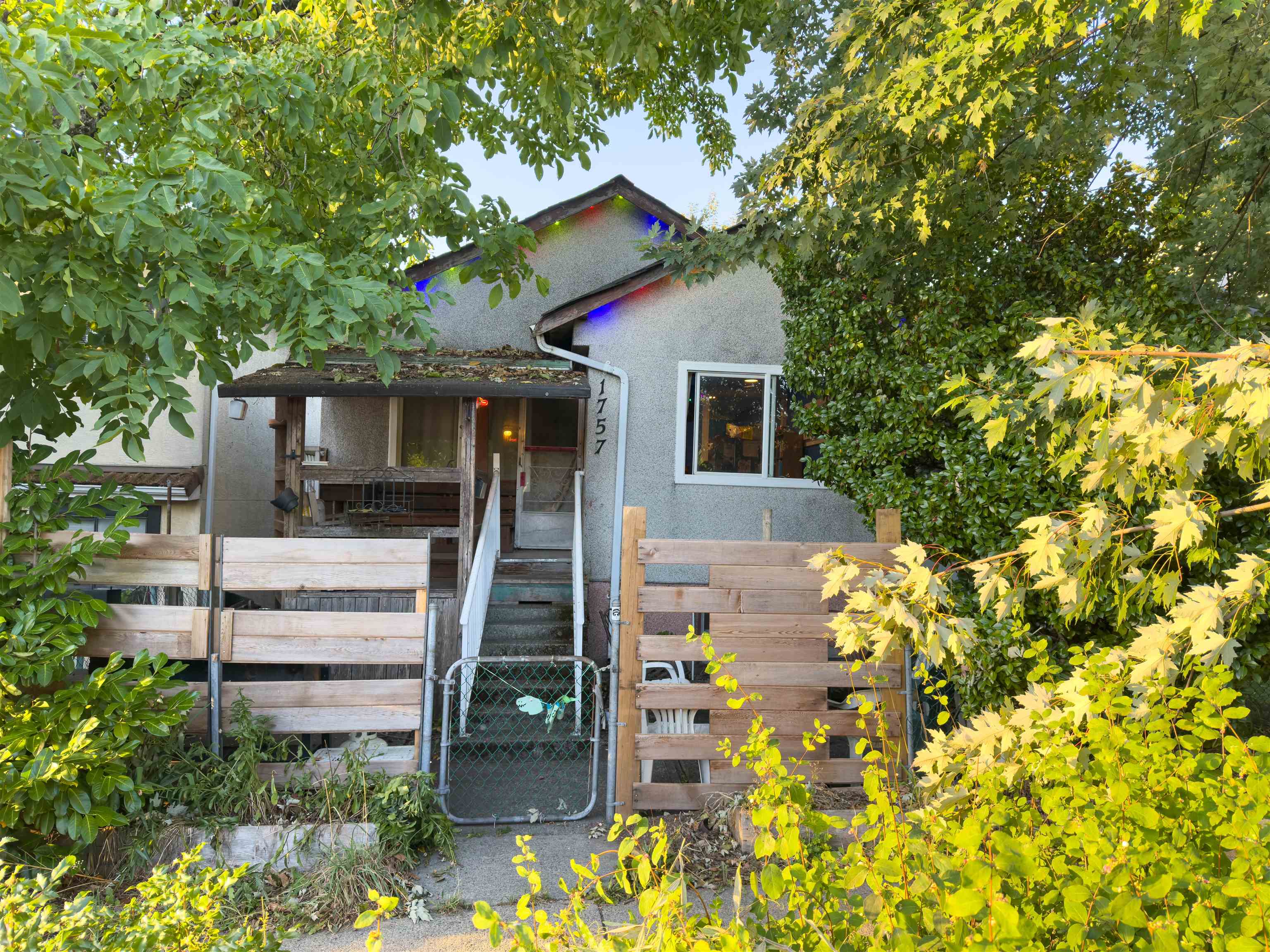 1757 E 8TH AVENUE, Vancouver BC V5N 1T7, R3046888, BC,