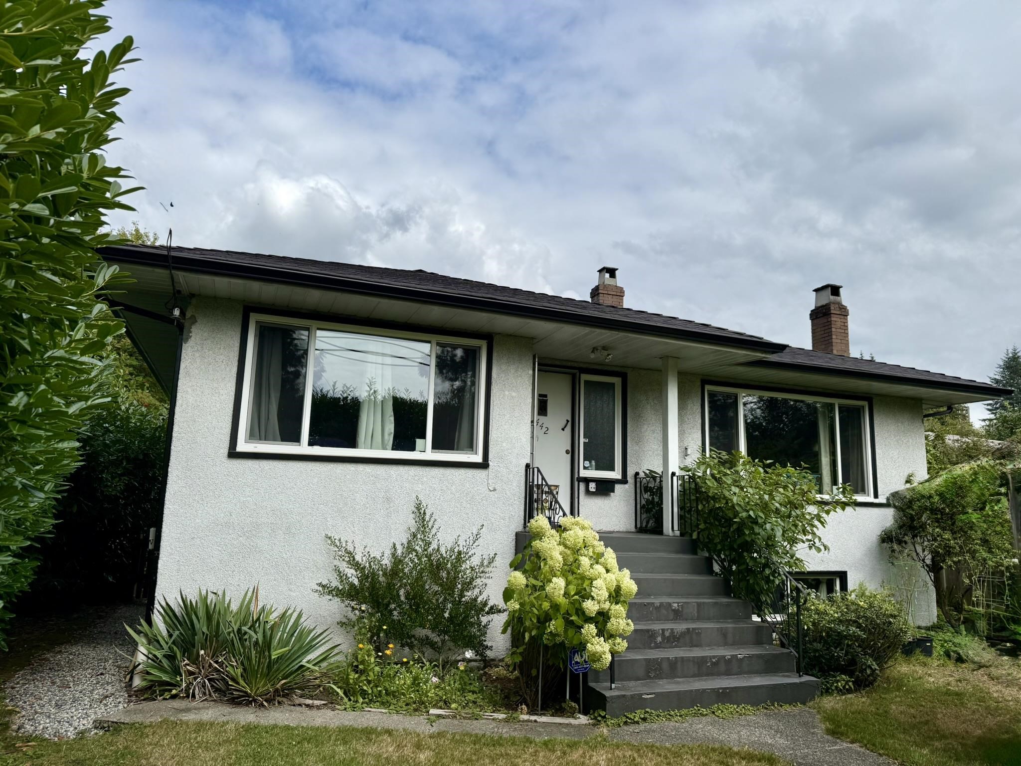 MLS® listing #R3047126 for sale located at 442 W 23RD STREET, North Vancouver BC V7M 2B7