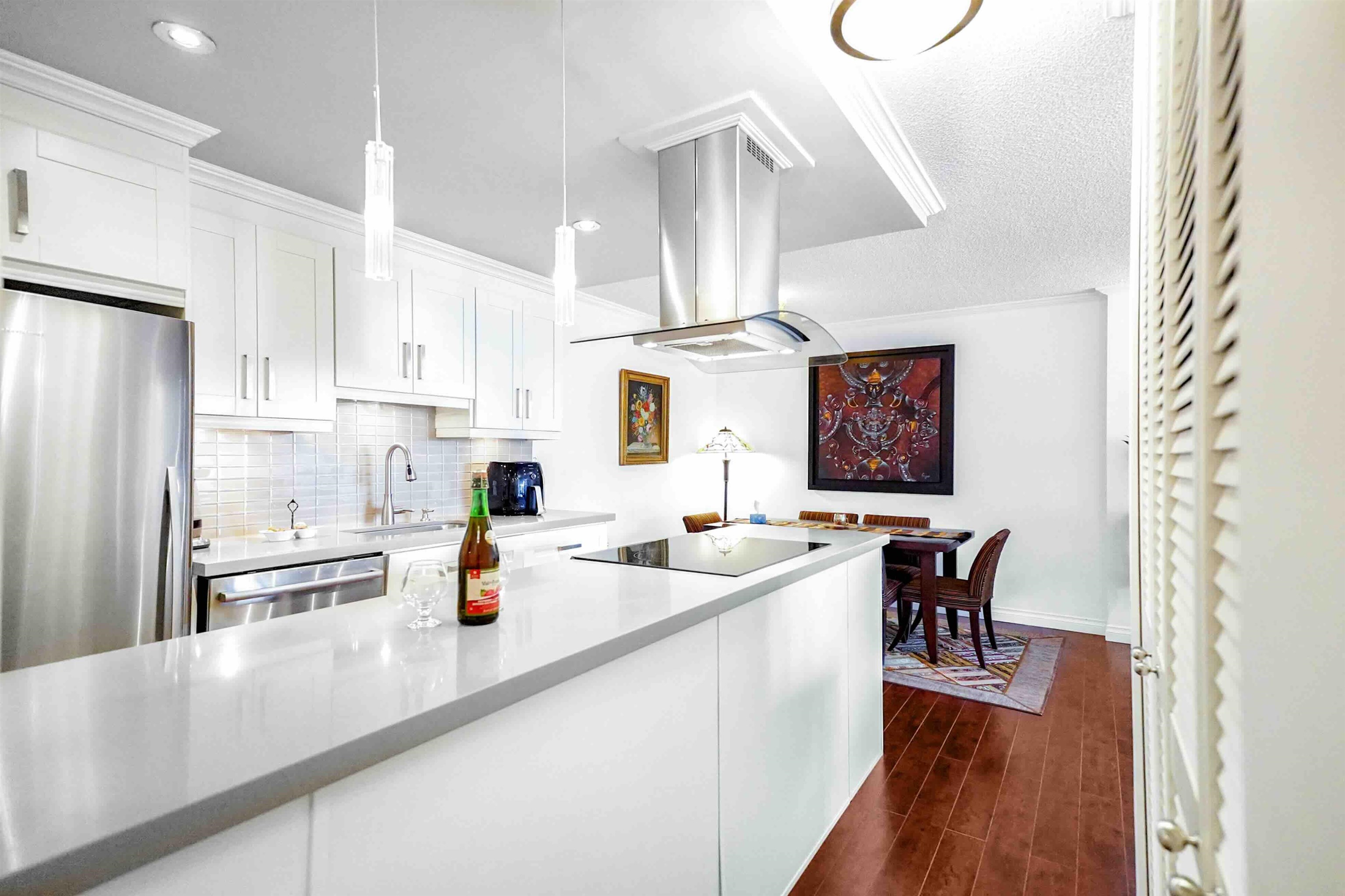 306 2020 FULLERTON AVENUE, R3047702, BC,