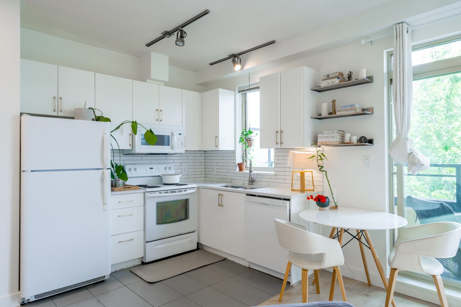 PH1 688 17TH AVENUE, R3047801, BC,