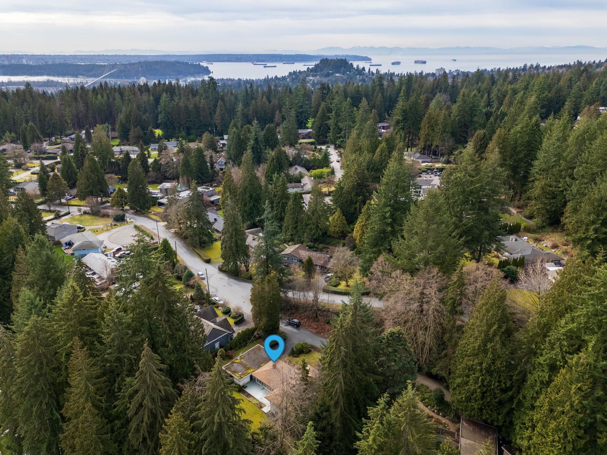 350 ST JAMES CRESCENT, West Vancouver BC V7S 1J8, R3048172, BC,