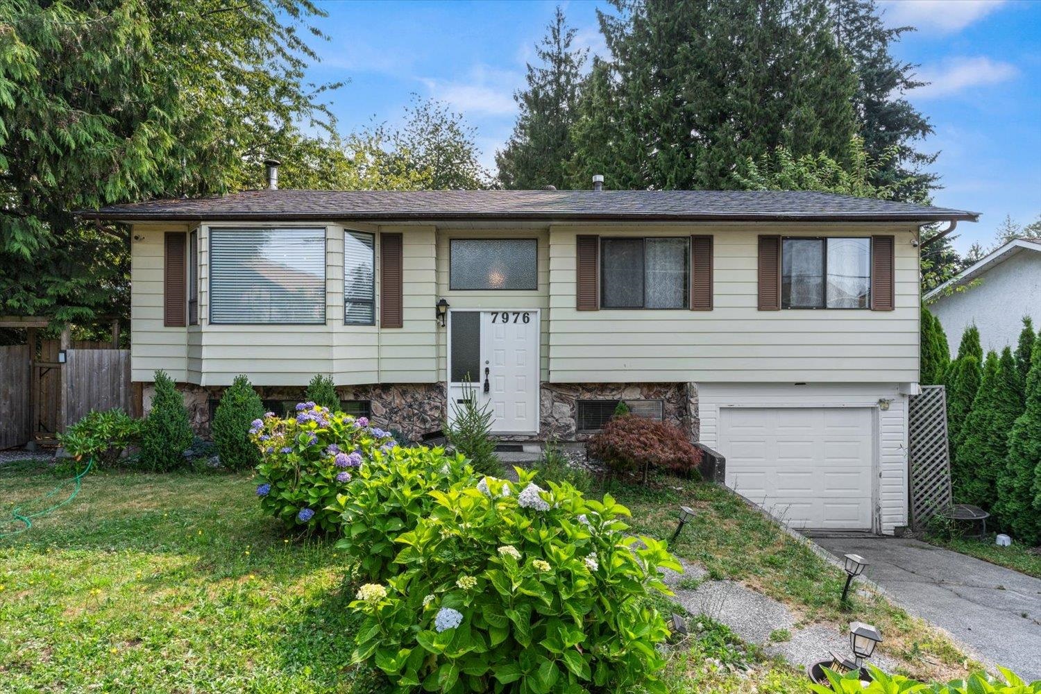 7976 TANAGER STREET, Mission BC V2V 5K5, R3048503, BC,