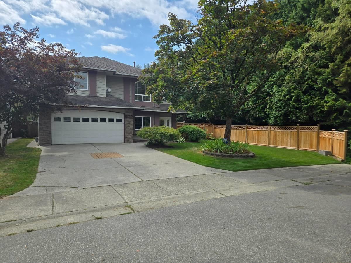 Upper 19836 FAIRFIELD AVENUE, R3048736, BC,