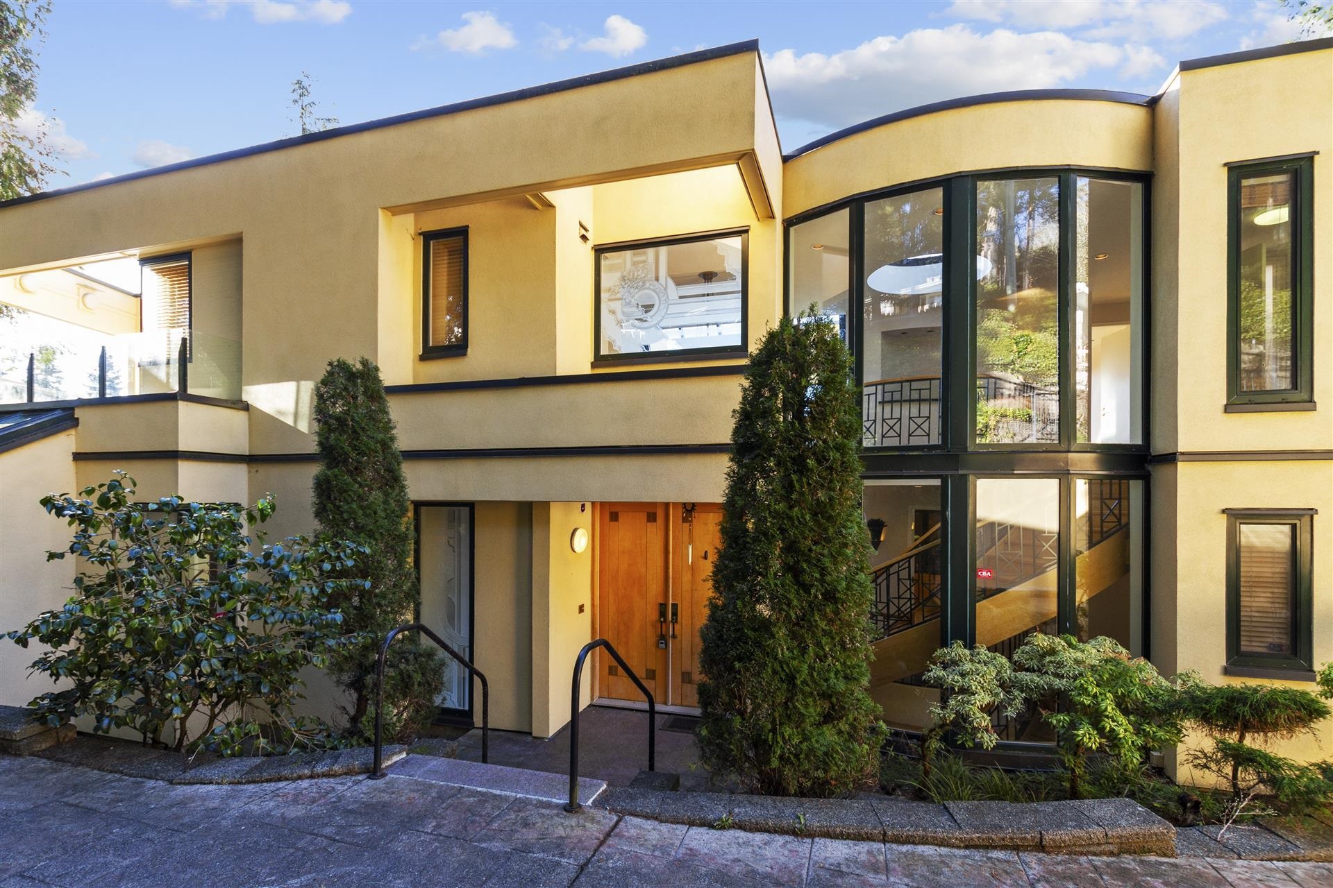 2780 ROSEBERY AVENUE, West Vancouver BC V7V 3A2, R3048775, BC,
