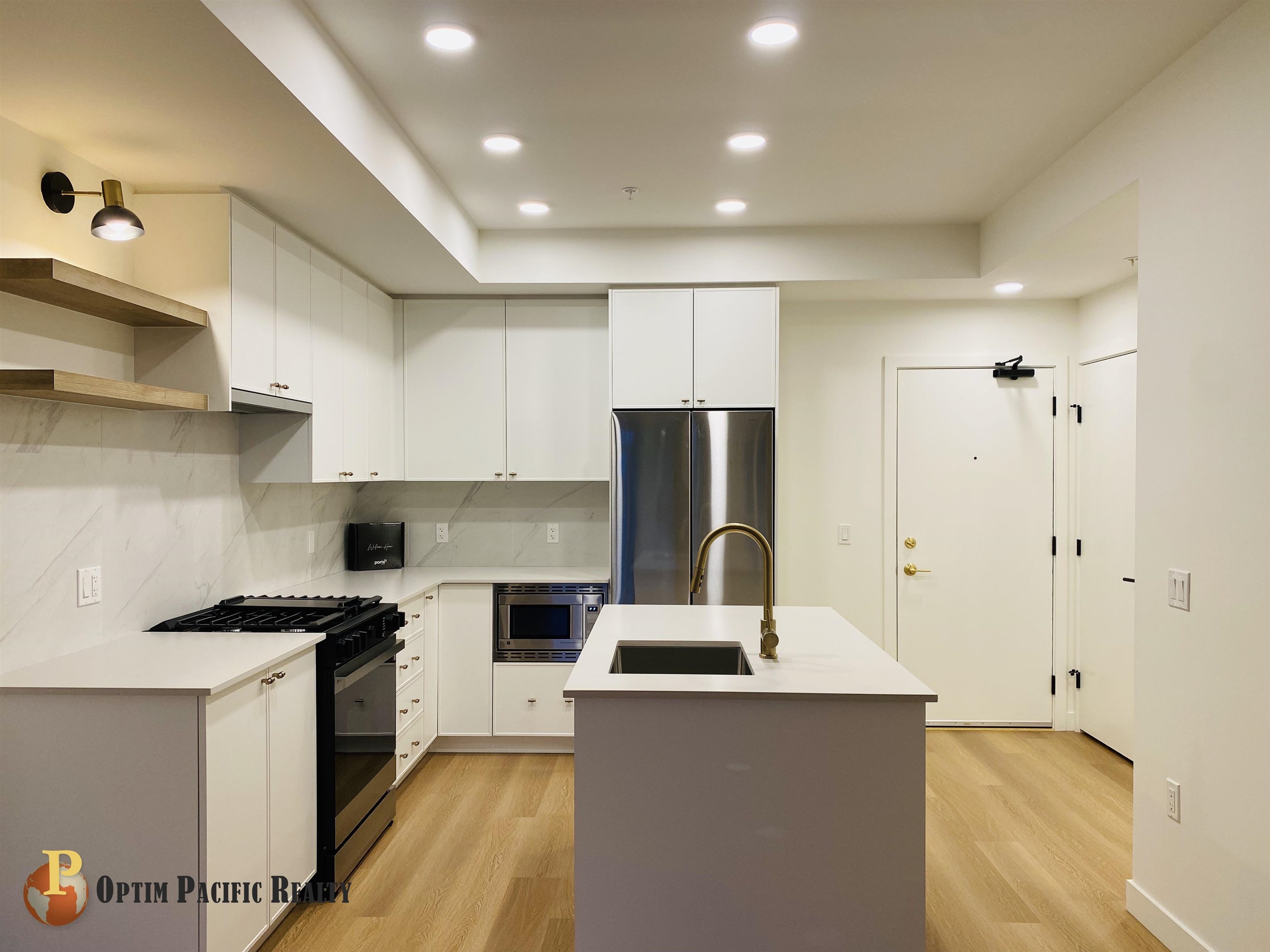 5XX 215 MCBAY LANE, R3048867, BC,