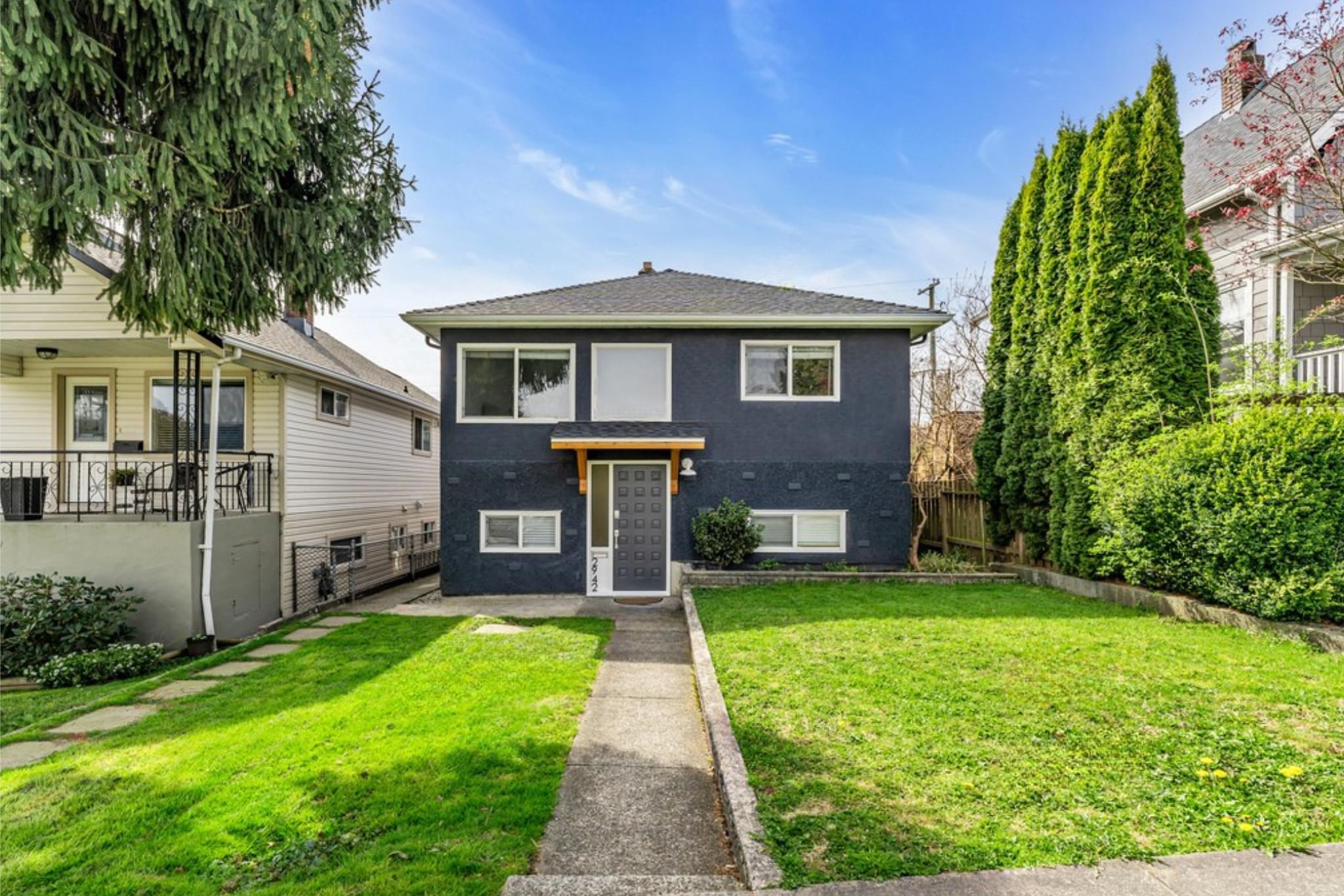 2942 E GEORGIA STREET, Vancouver BC V5K 2K6, R3049048, BC,
