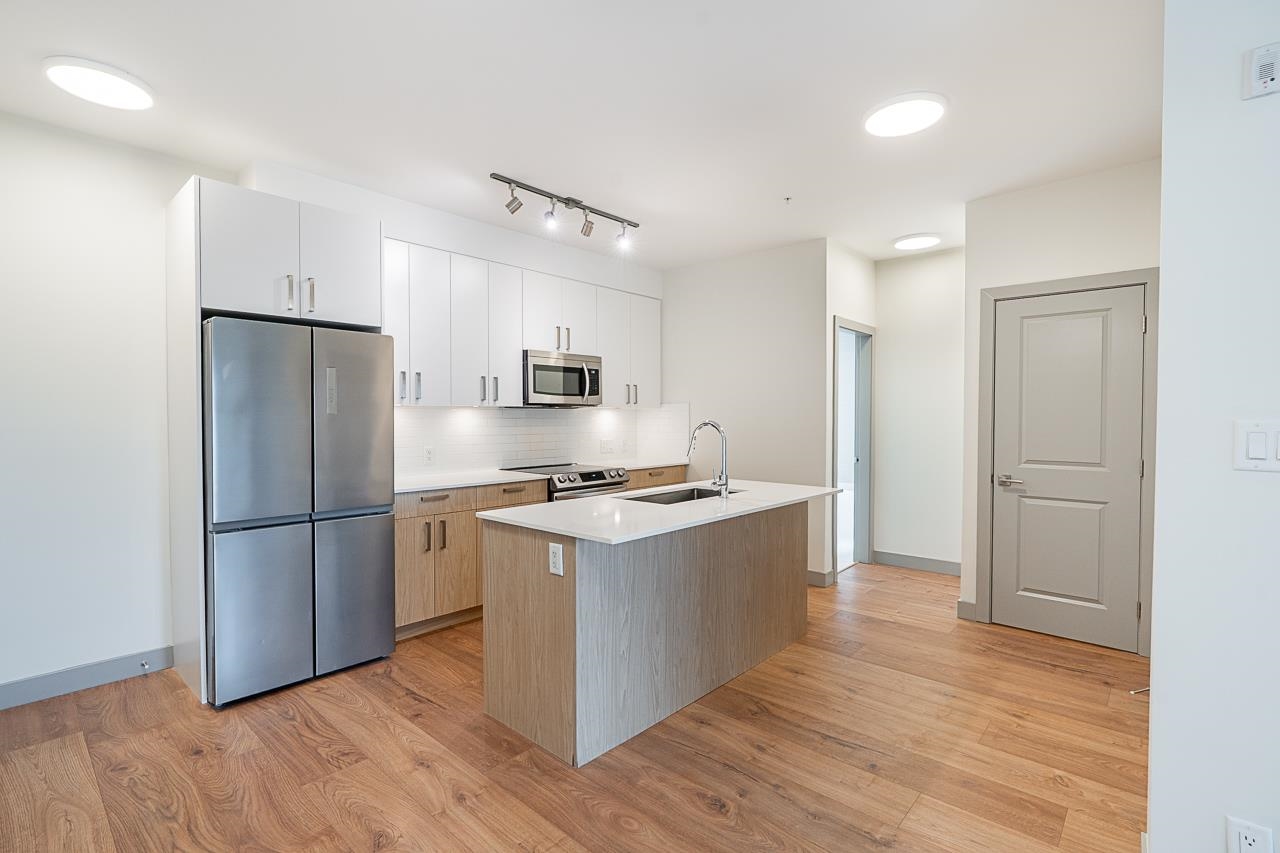 307 6968 ROYAL OAK AVENUE, R3049711, BC,