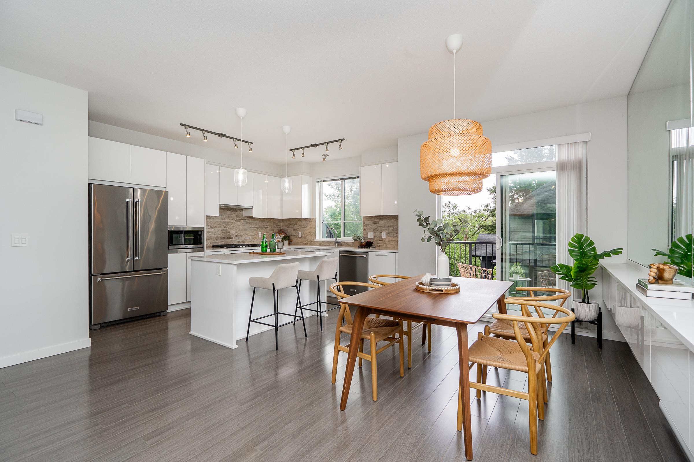 140 3500 BURKE VILLAGE PROMENADE, R3049724, BC,