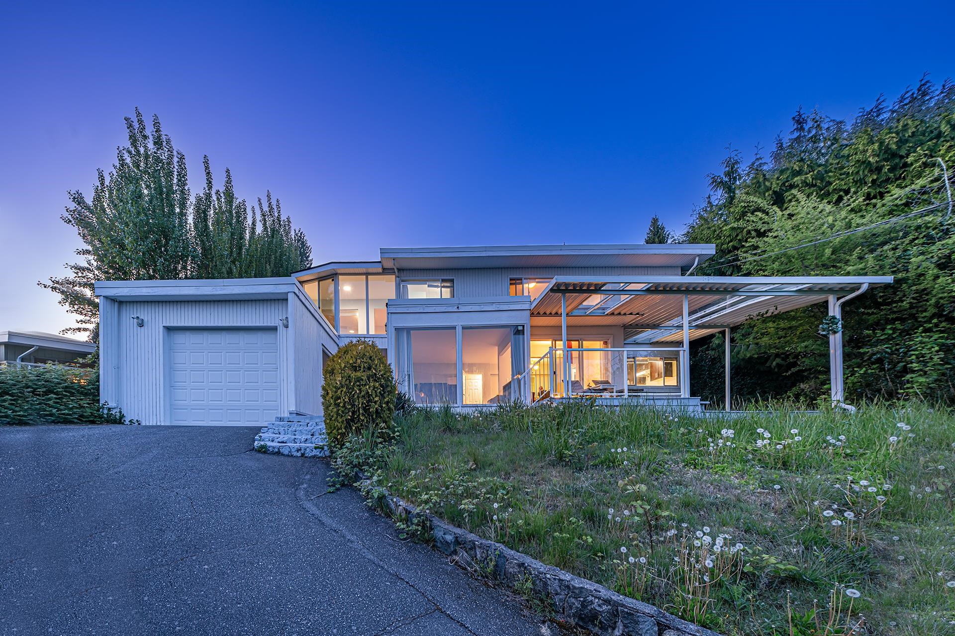 2365 QUEENS AVENUE, West Vancouver BC V7V 2Y7, R3049749, BC,