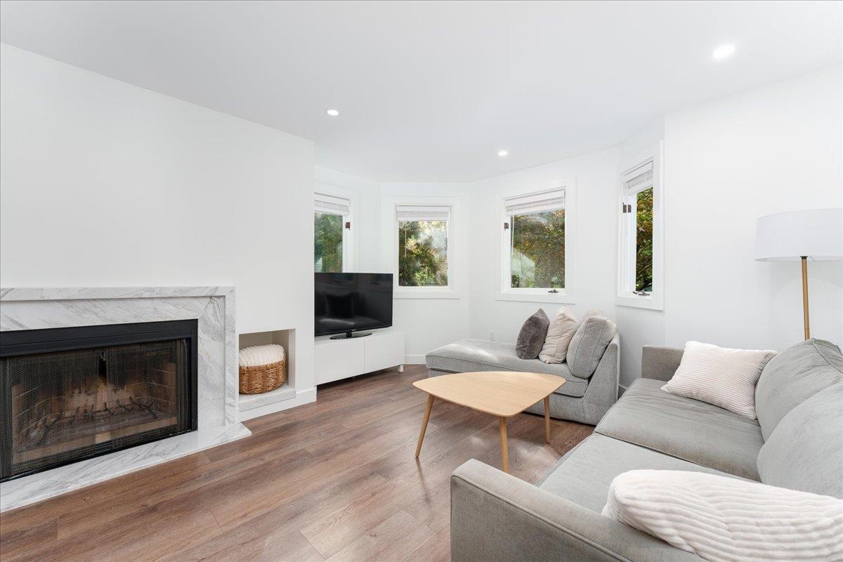 3 2017 15TH AVENUE, R3049795, BC,