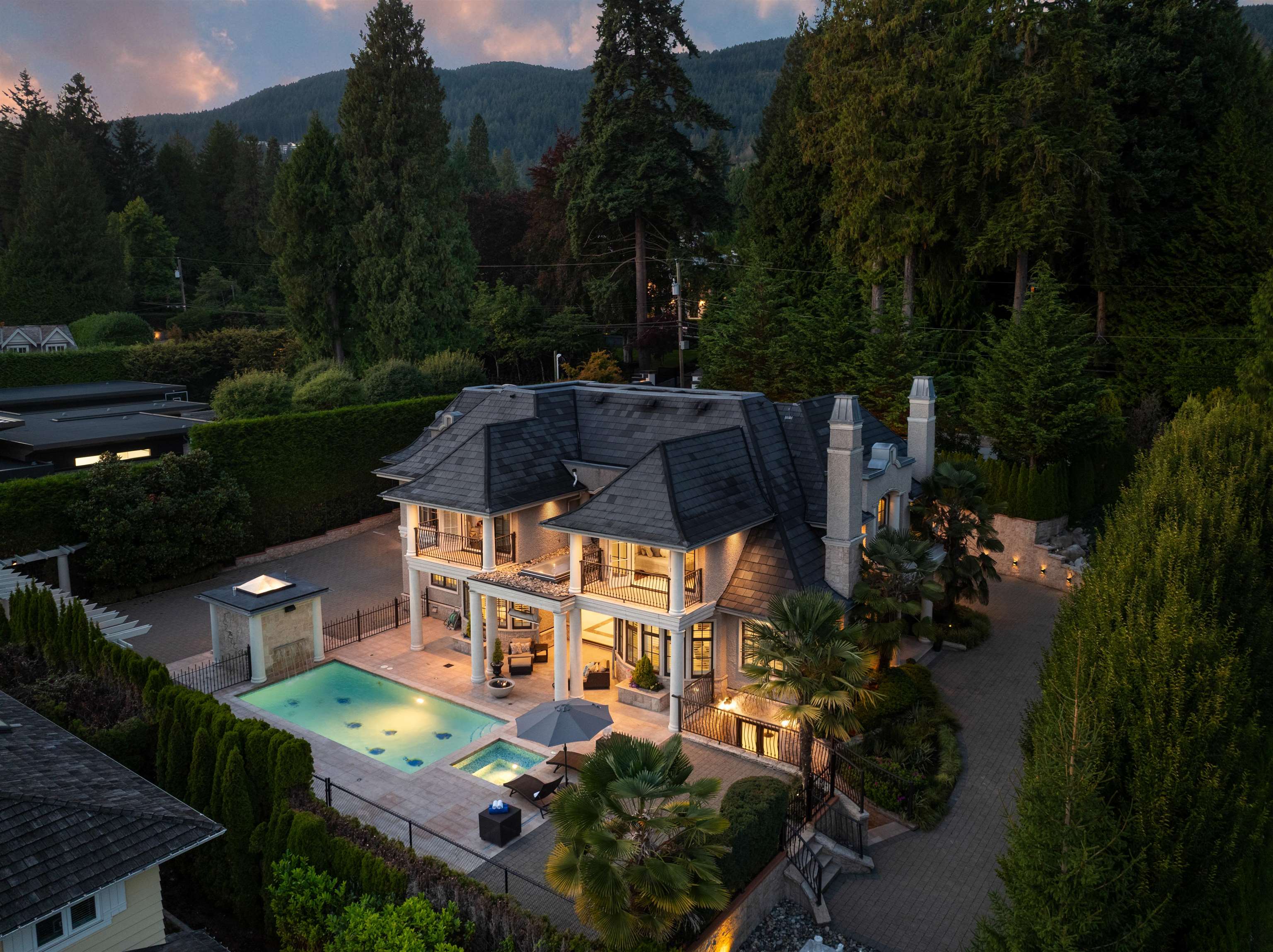 2912 MATHERS AVENUE, West Vancouver BC V7V 2K1, R3049916, BC,