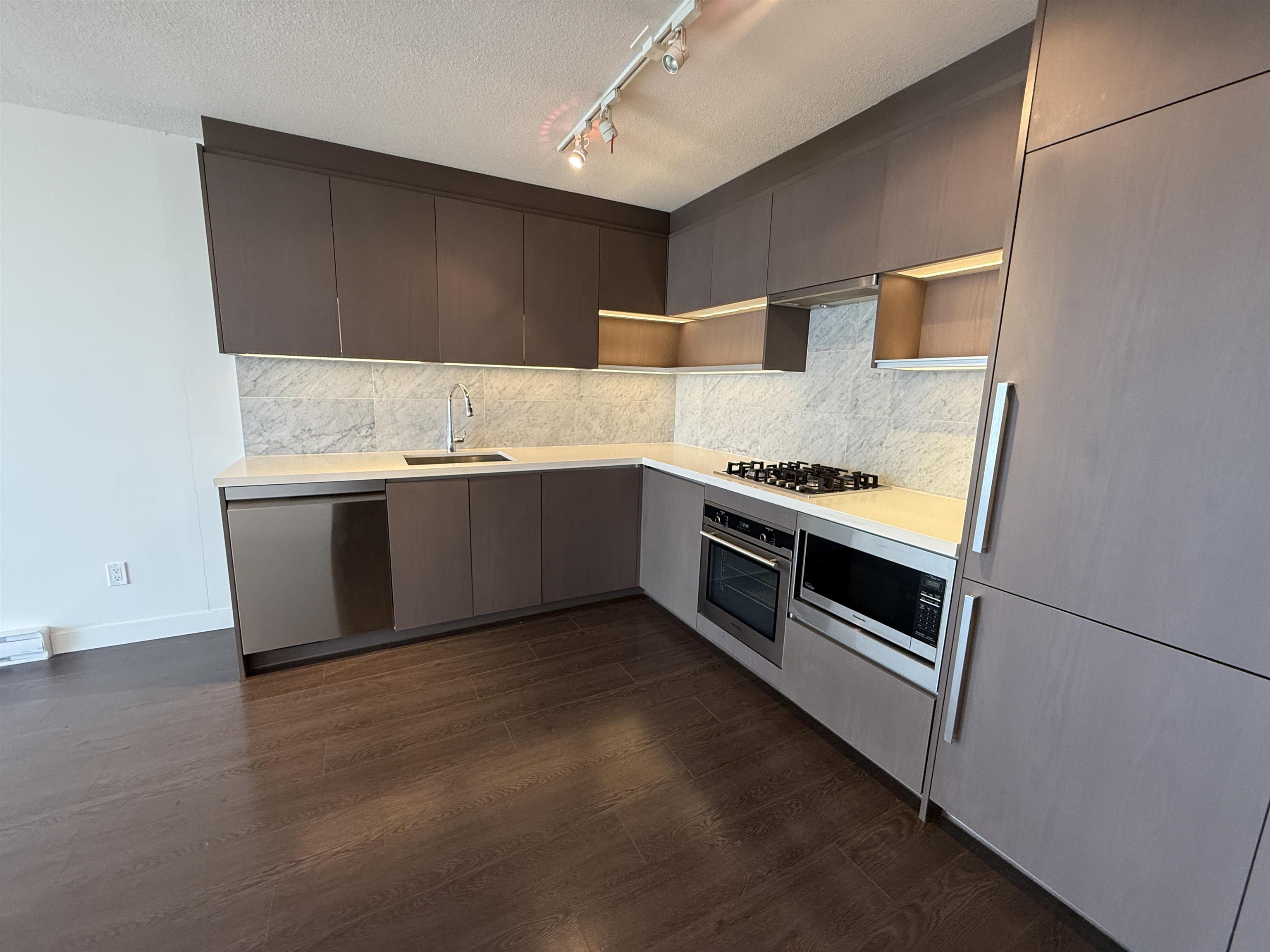 2915 13750 100 AVENUE, R3049976, BC,