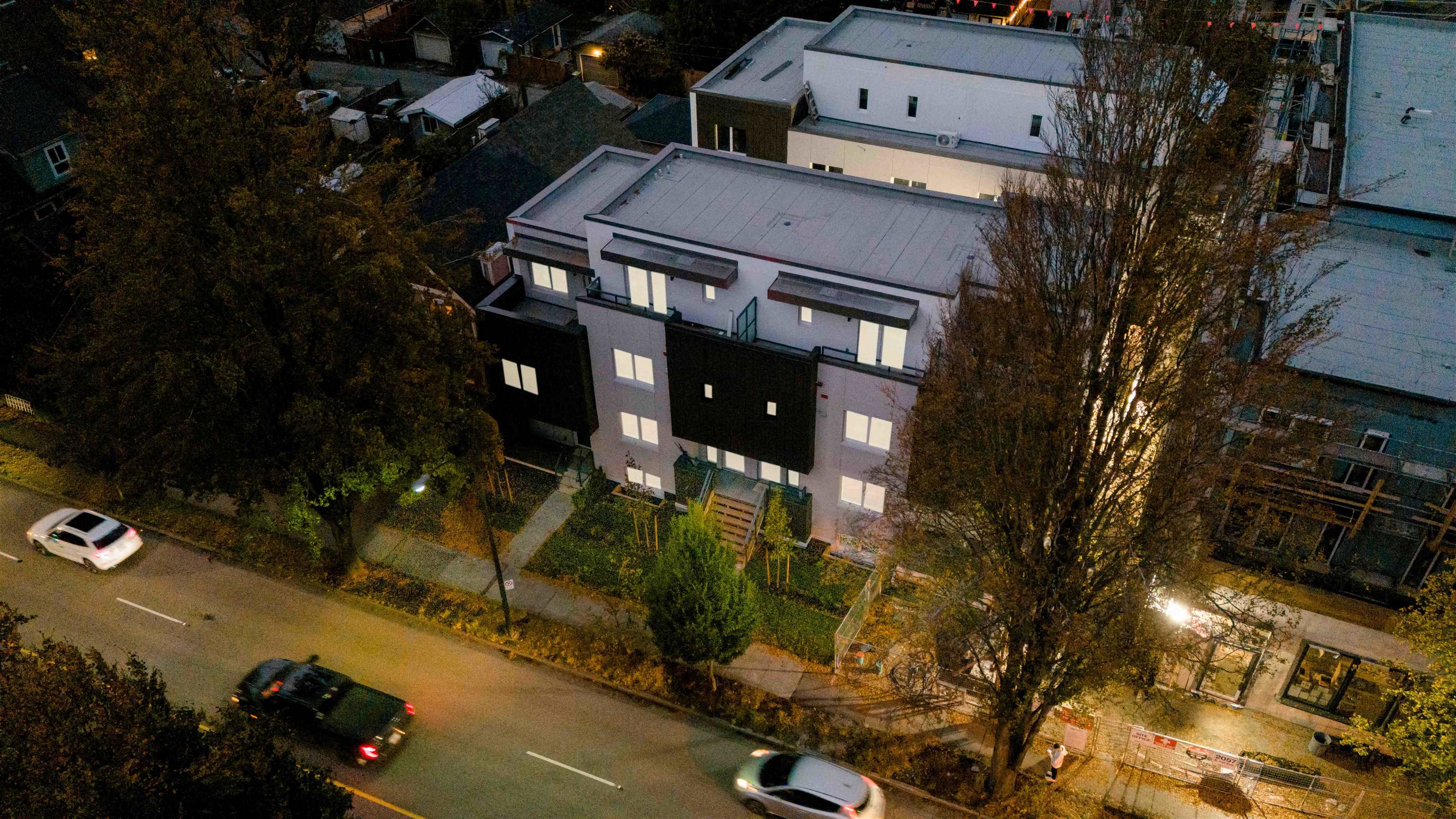 1685 LAKEWOOD DRIVE, Vancouver BC V5N 1B6, R3050026, BC,