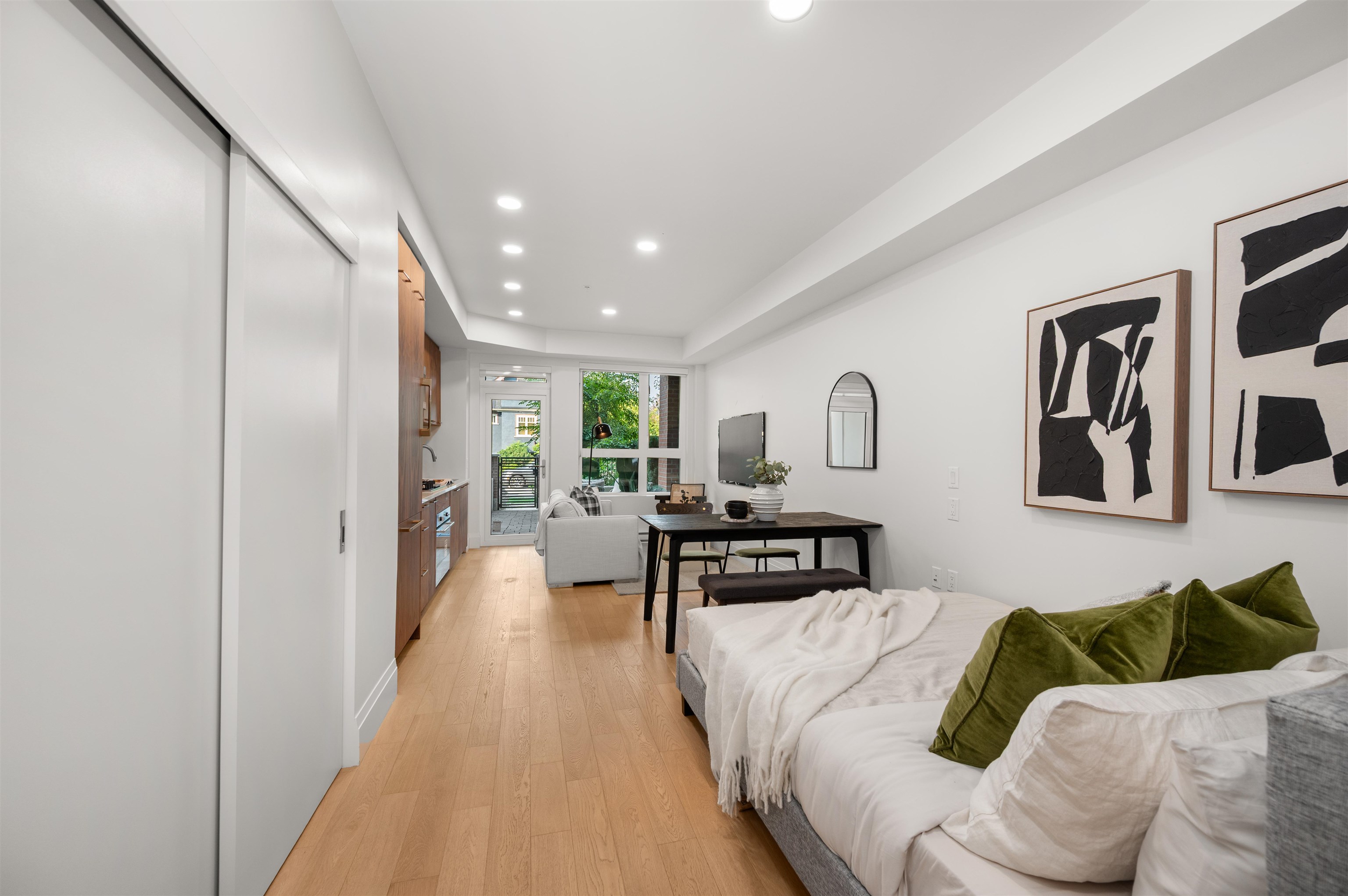 111 2550 GARDEN DRIVE, R3050121, BC,