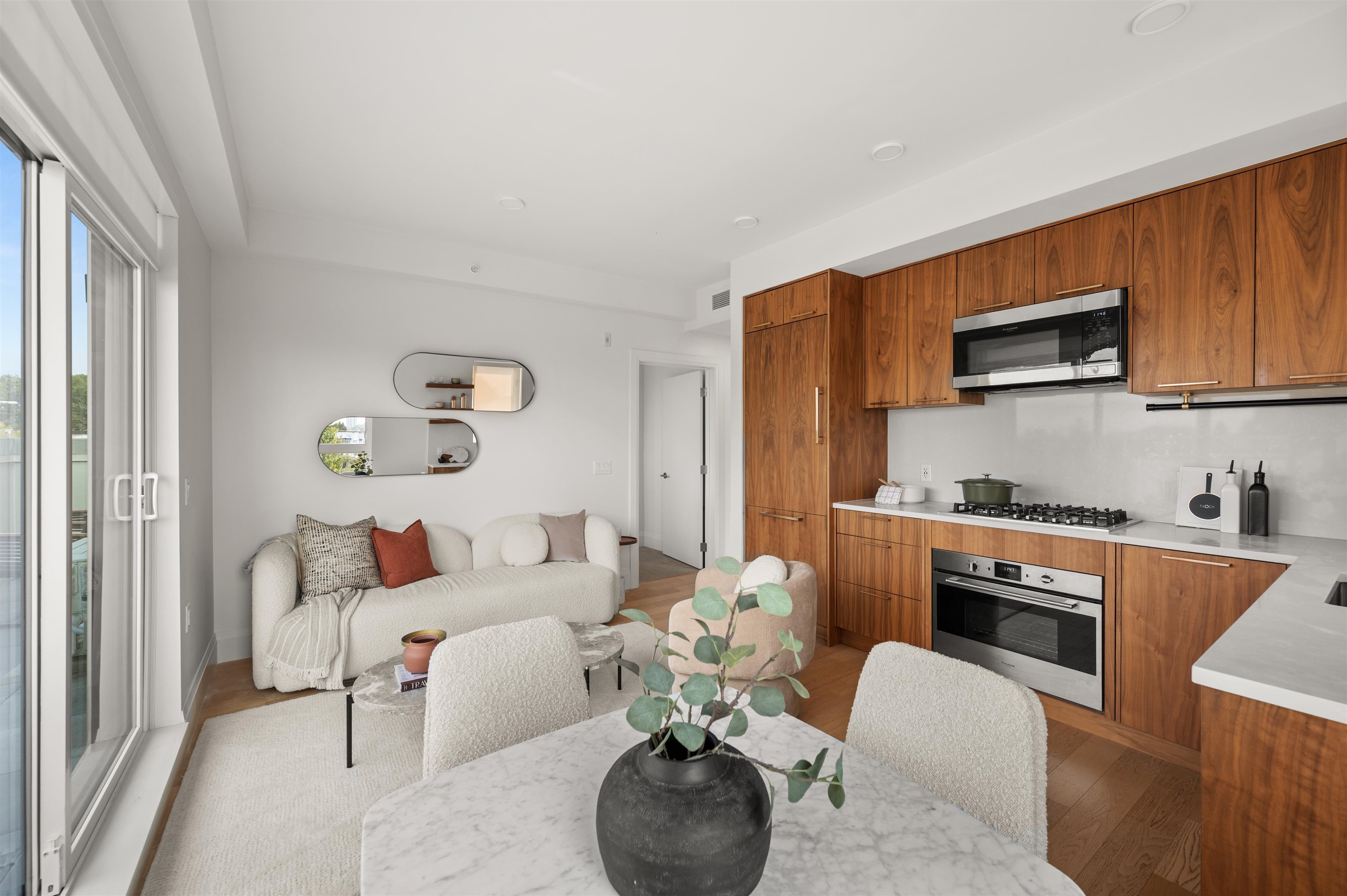 406 2550 GARDEN DRIVE, R3050129, BC,