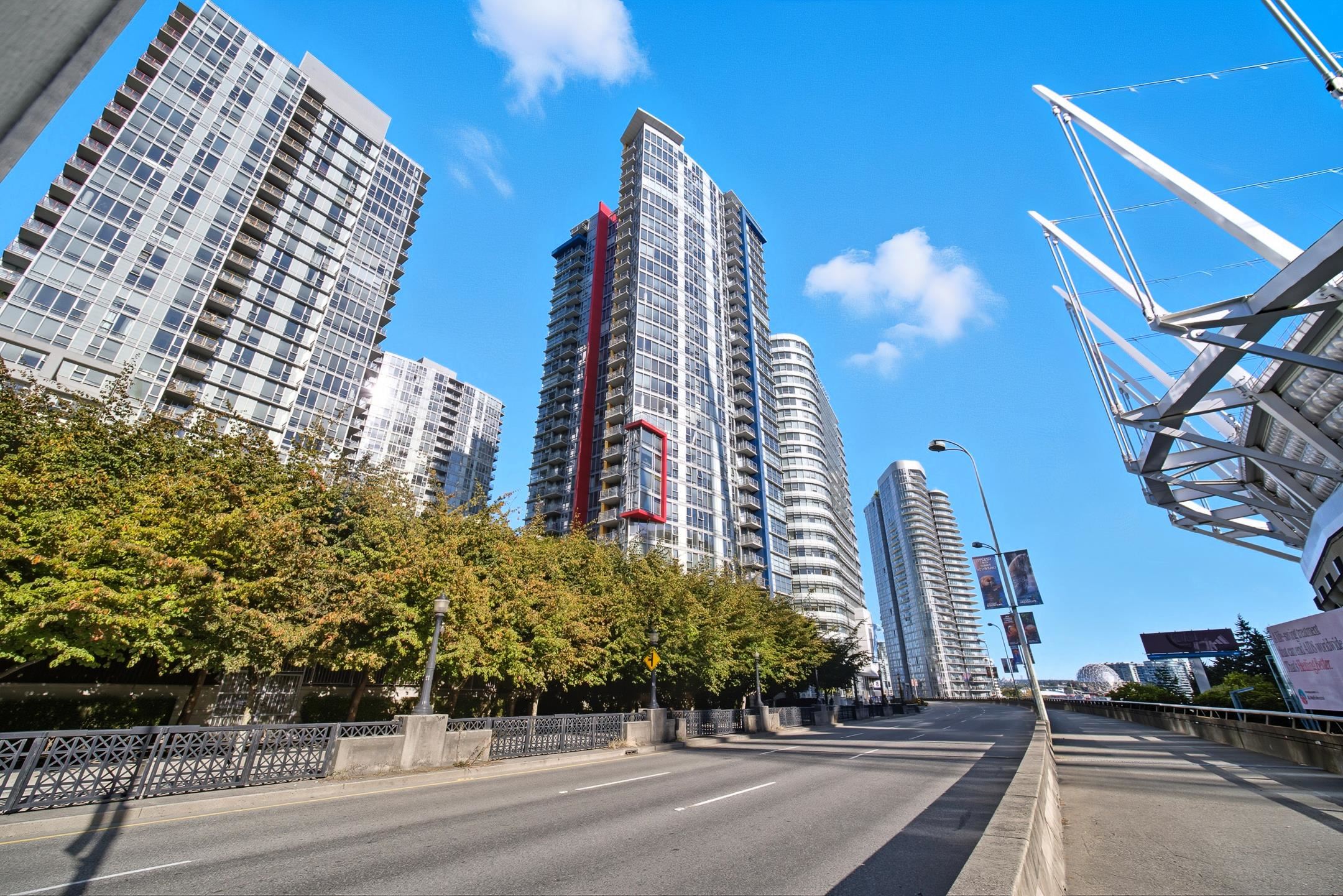 3008 111 GEORGIA STREET, R3050455, BC,