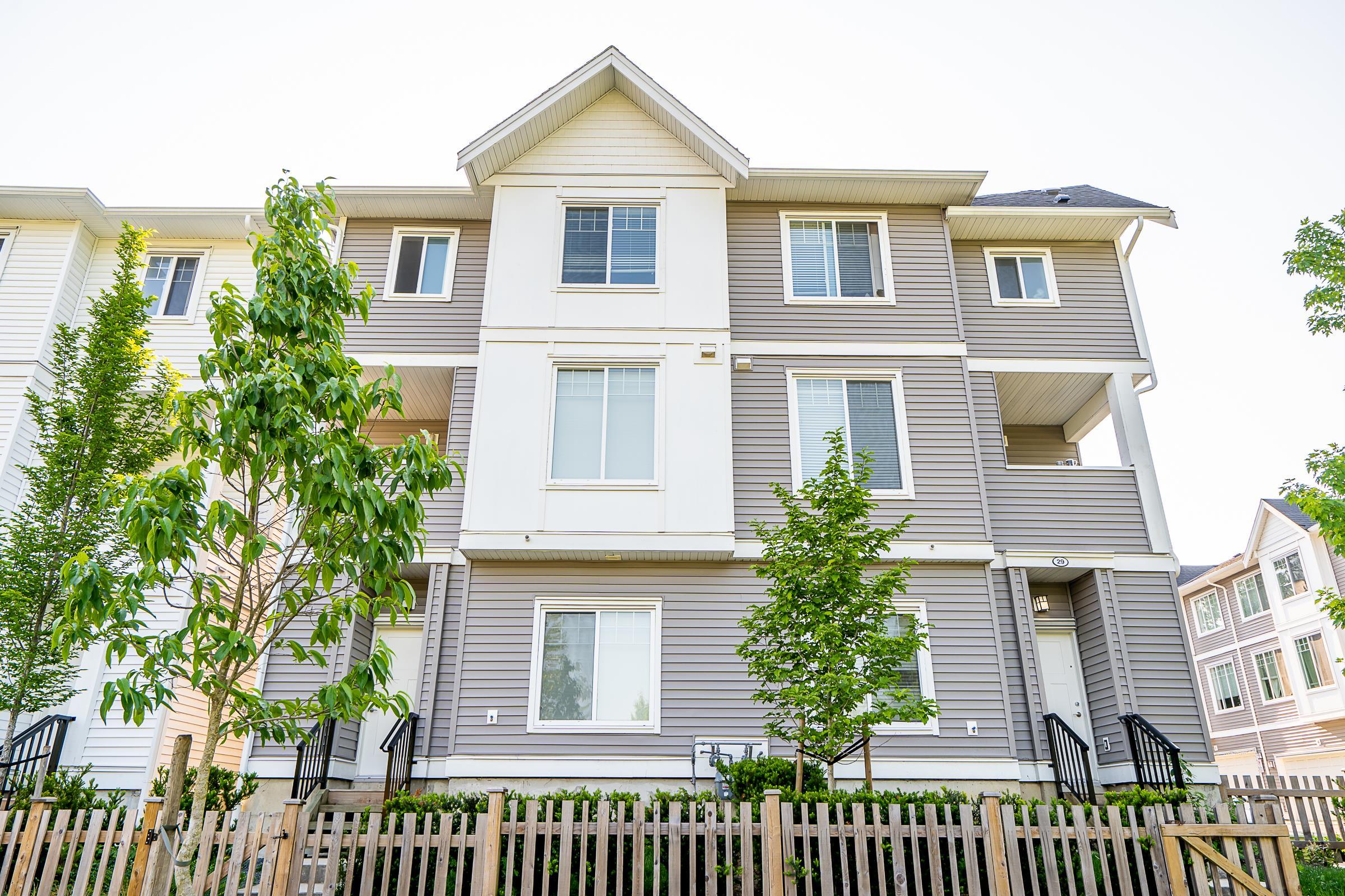 28 8033 166B STREET, R3050774, BC,