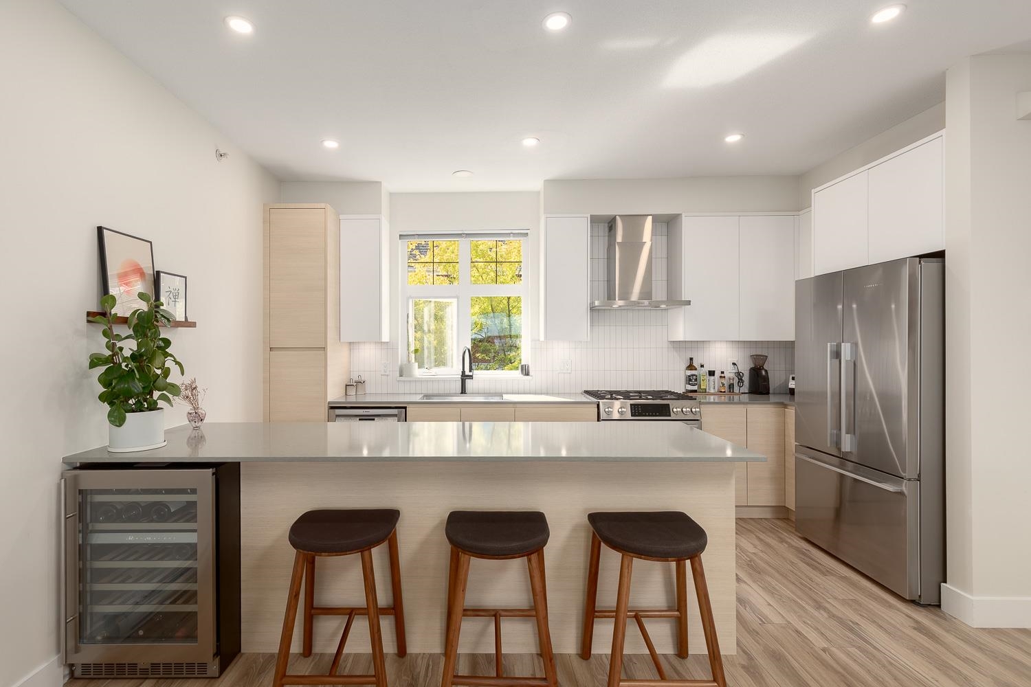2272 ST. GEORGE STREET, Vancouver BC V5T 3R2, R3050788, BC,