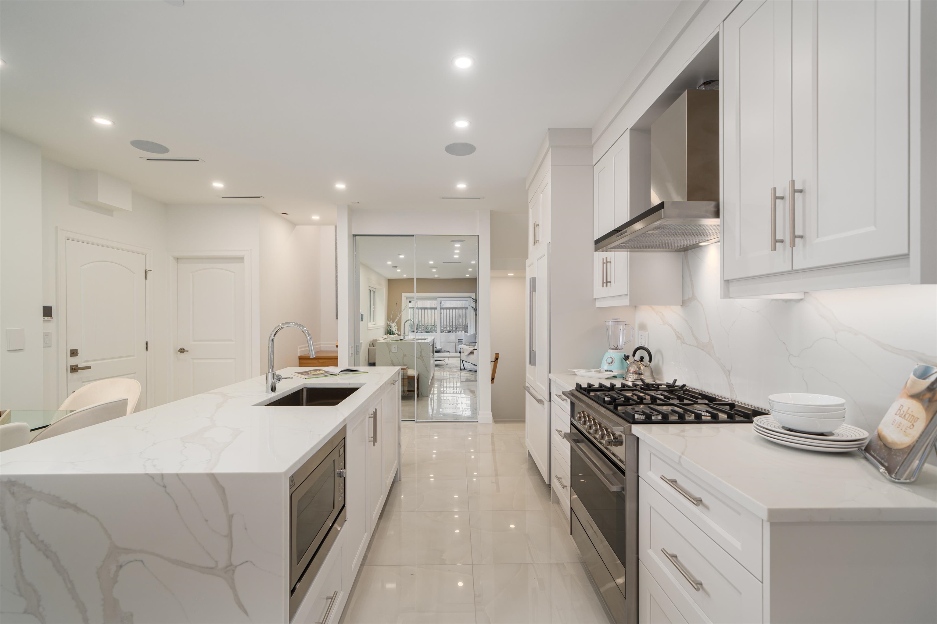 2523 W 8TH AVENUE, Vancouver BC V6K 2B3, R3050803, BC,