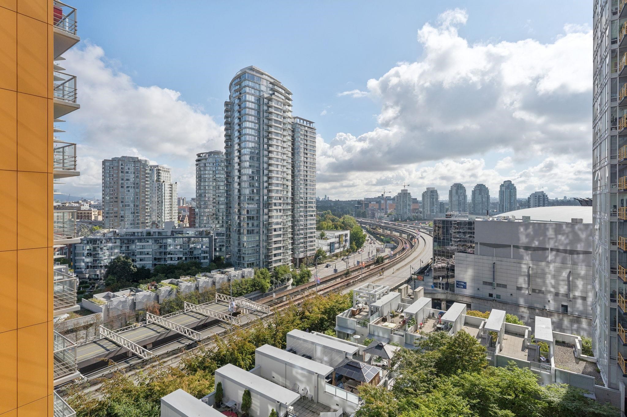 1001 602 CITADEL PARADE, R3050967, BC,